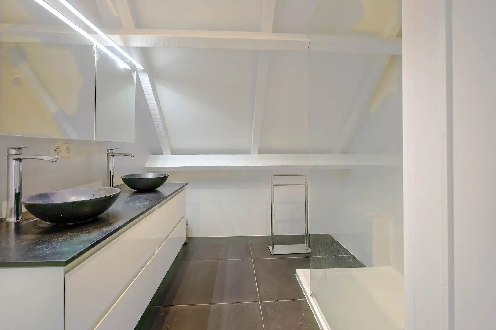 De Rozeblomme, 16e eeuwse abdijhoeve met vergunning voor luxueuse B & B in bijgebouw, circa 2,5 ha foto 29