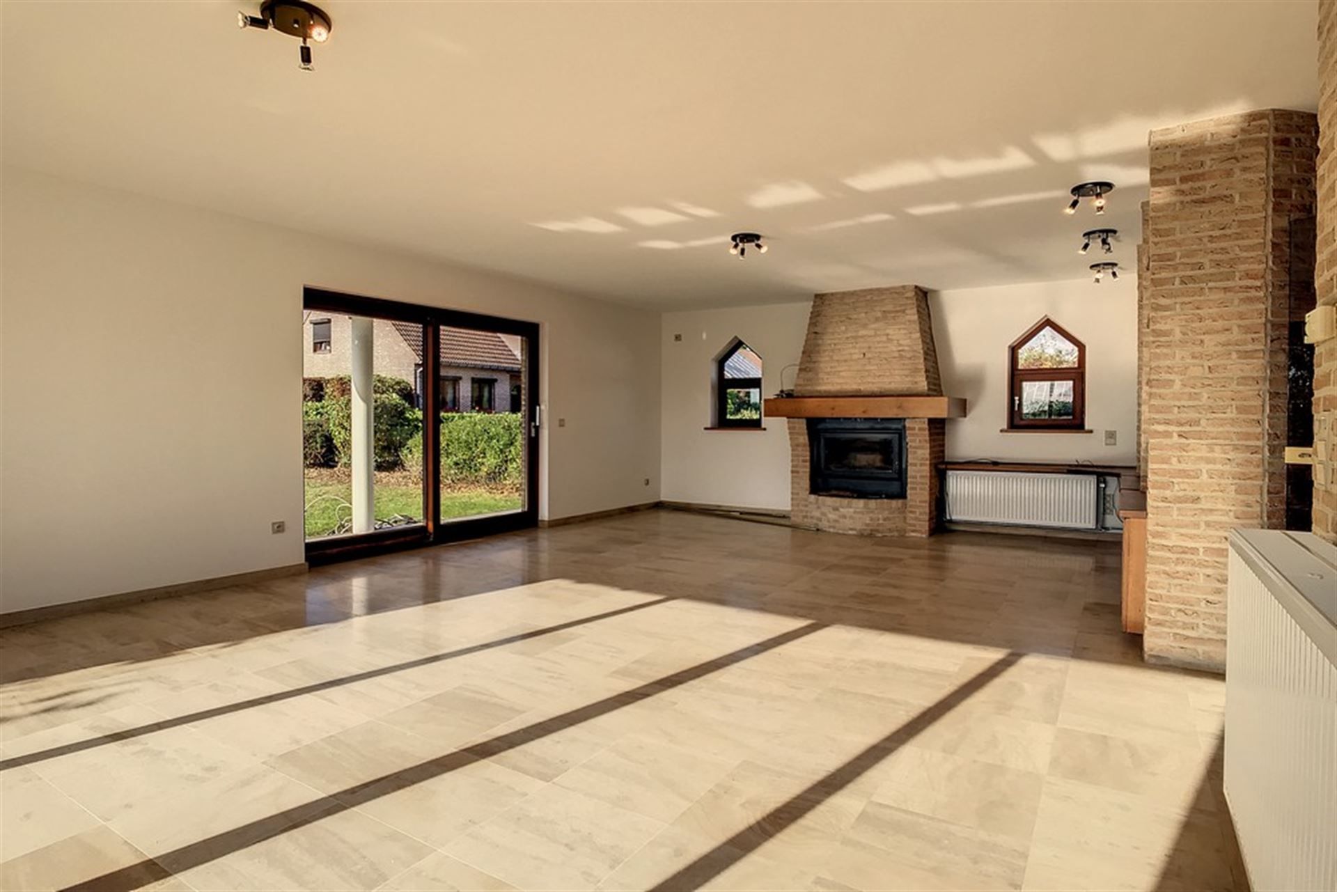 Gerenoveerde en rustig gelegen villa  foto 31