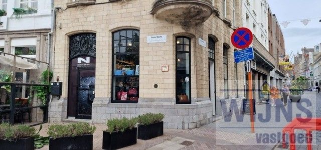 POP-UP Handelspand te huur met centrale ligging in Lier foto {{pictureIndex}}