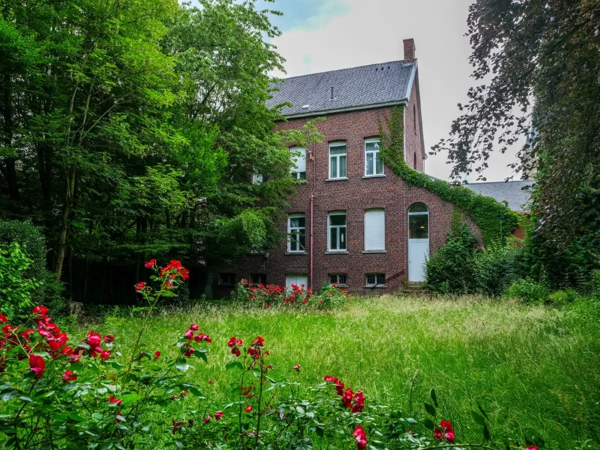Izegem – Karaktervolle pastoriewoning met diepe tuin en tal van mogelijkheden foto 31