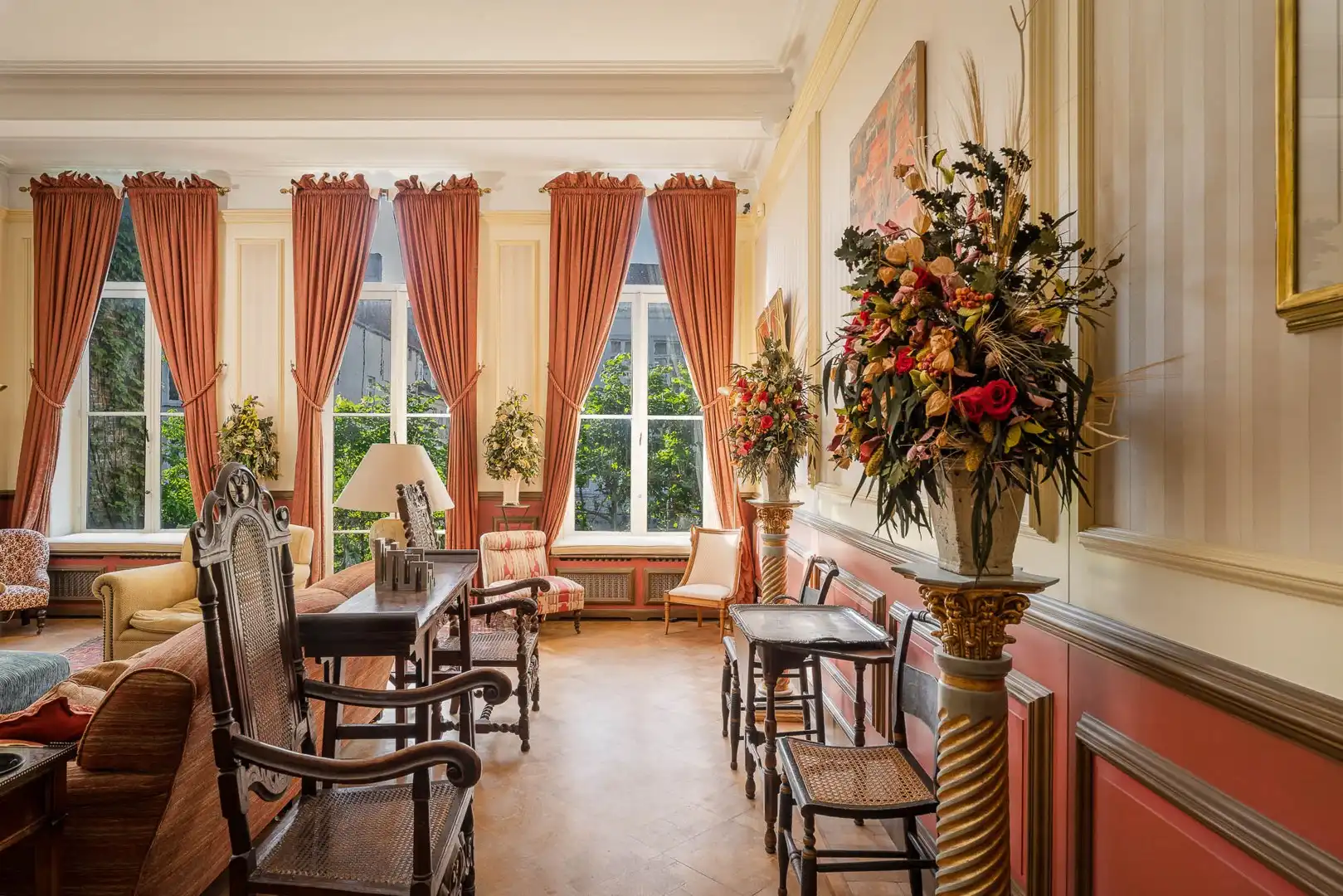 Monumentaal herenhuis aan de Brugse Reien foto 15