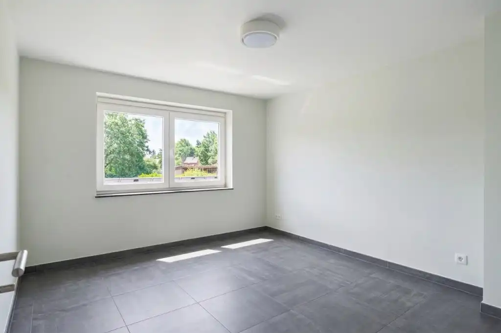 Energiezuinige woning op perceel van 527 m² met 4 slpks en bureau foto 11