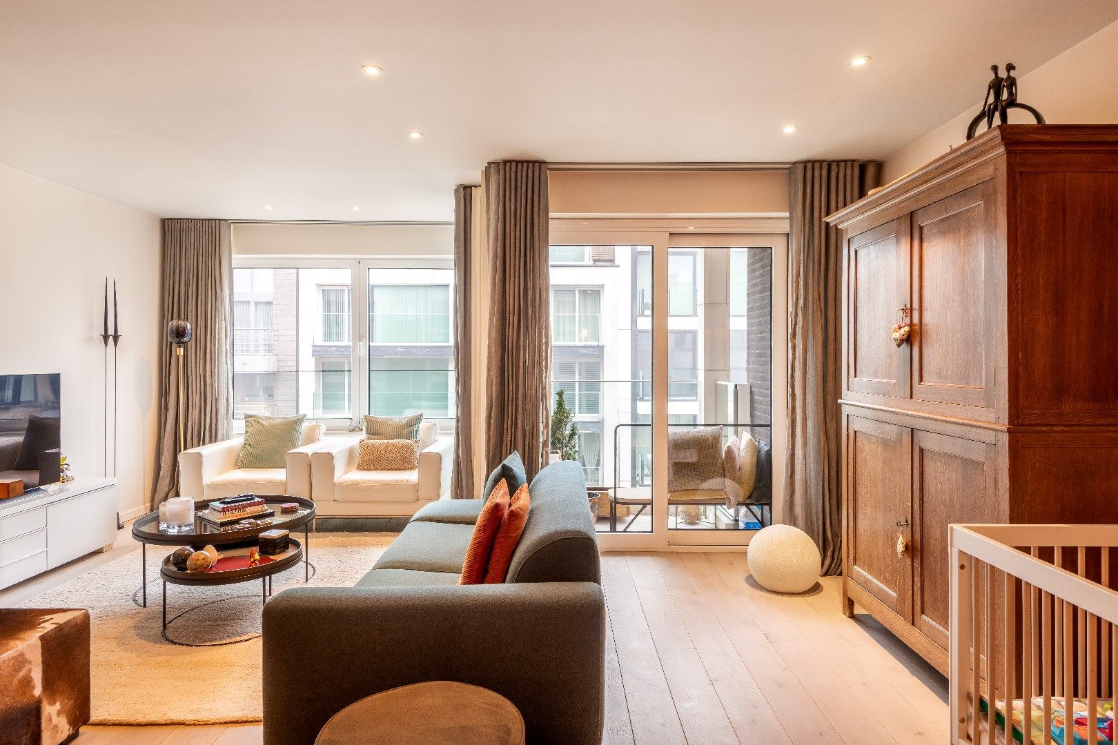 Ruim woonappartement gelegen op wandelafstand van de Zeedijk en het centrum van Knokke. Aankoop inpandige box mogelijk. foto 2