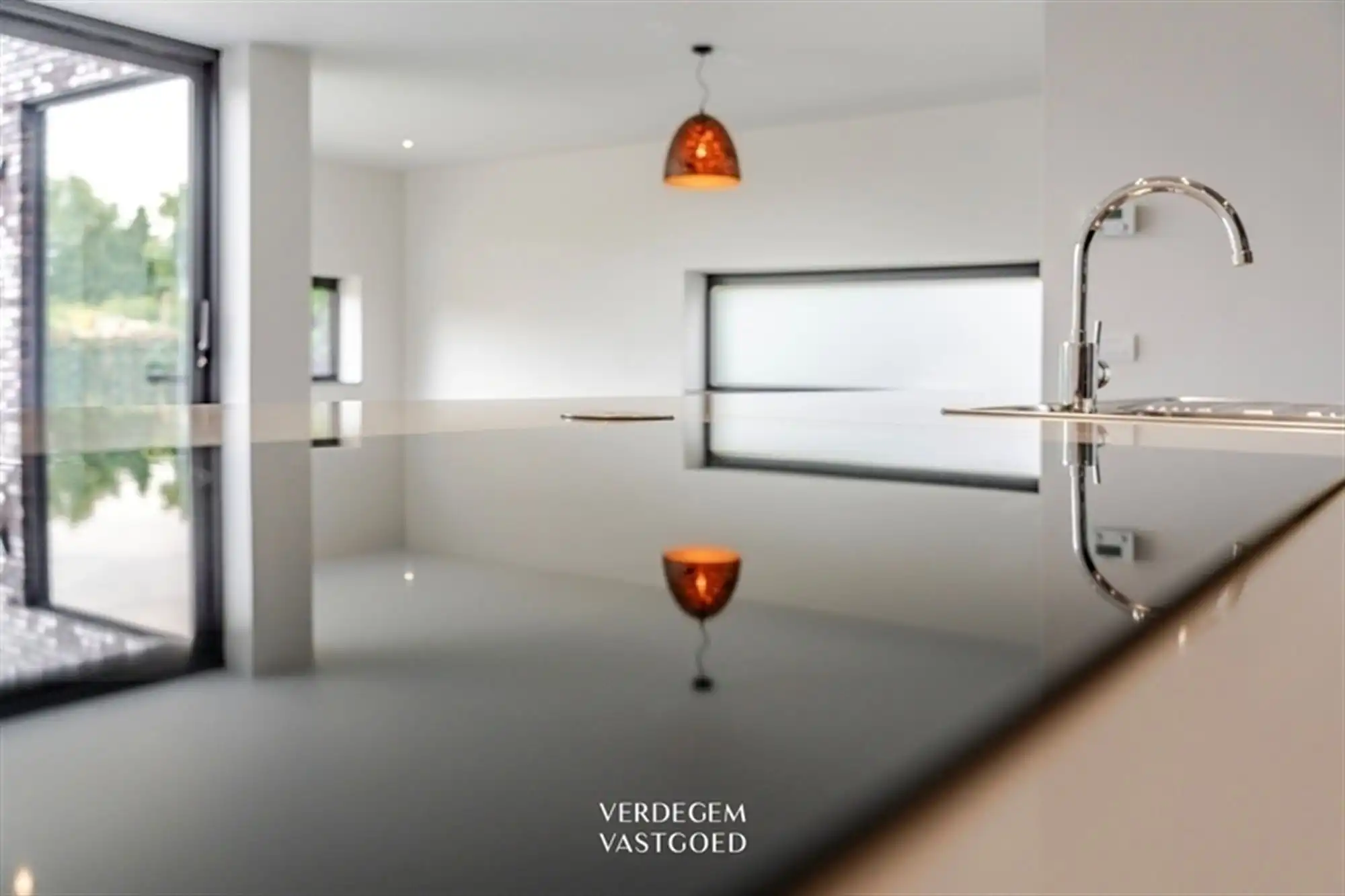 Moderne luxe en comfort in recente woning met 4 slaapkamers foto 7