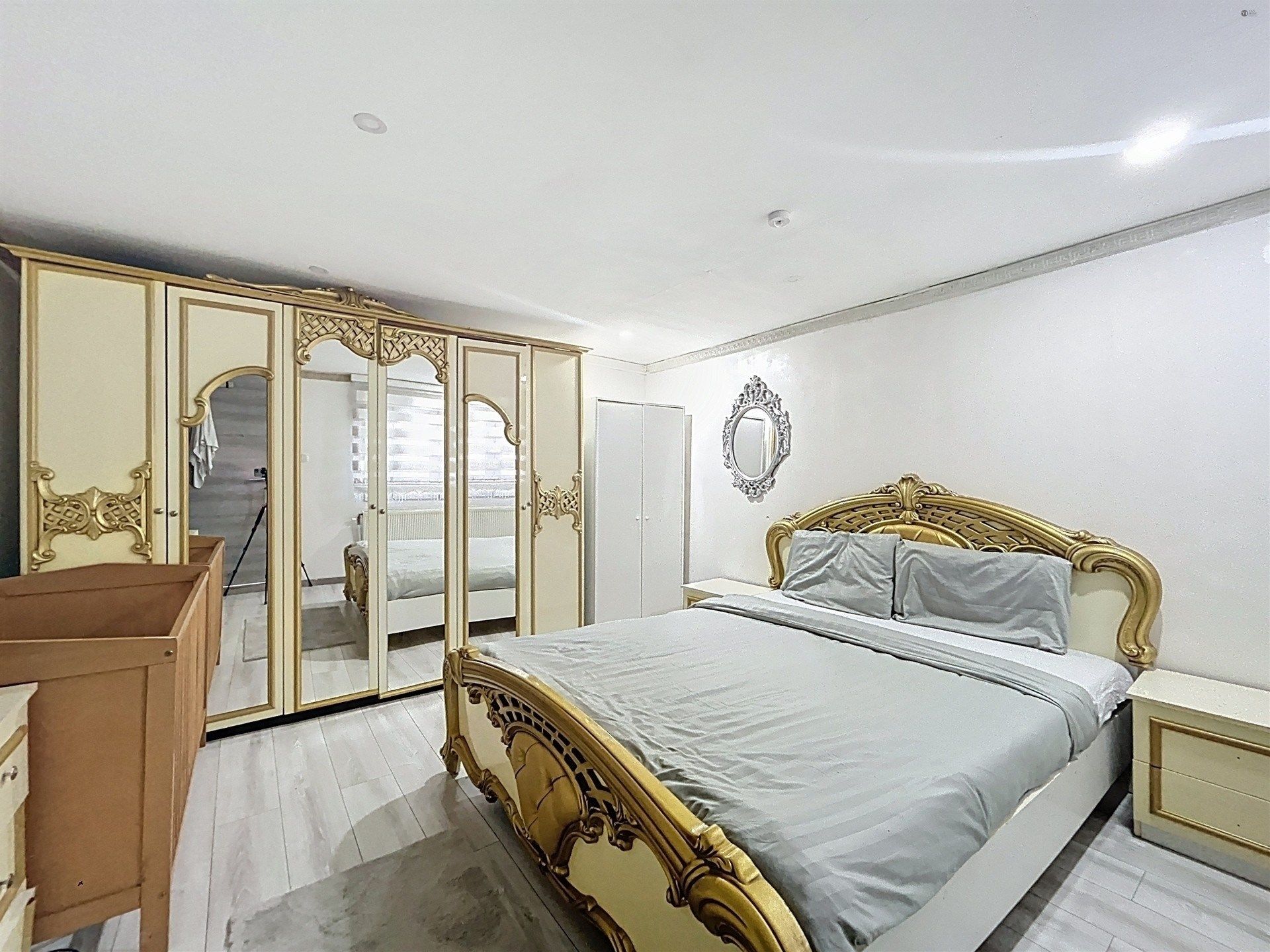 gezinswoning met 6 slaapkamers, 2 badkamers op toplocatie foto 9