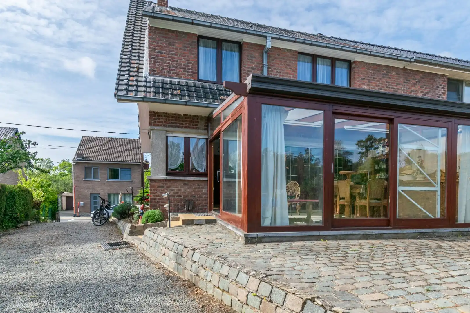 RUIME WONING MET 3 SLAAPKAMERS, GARAGE & TUIN ! foto 6