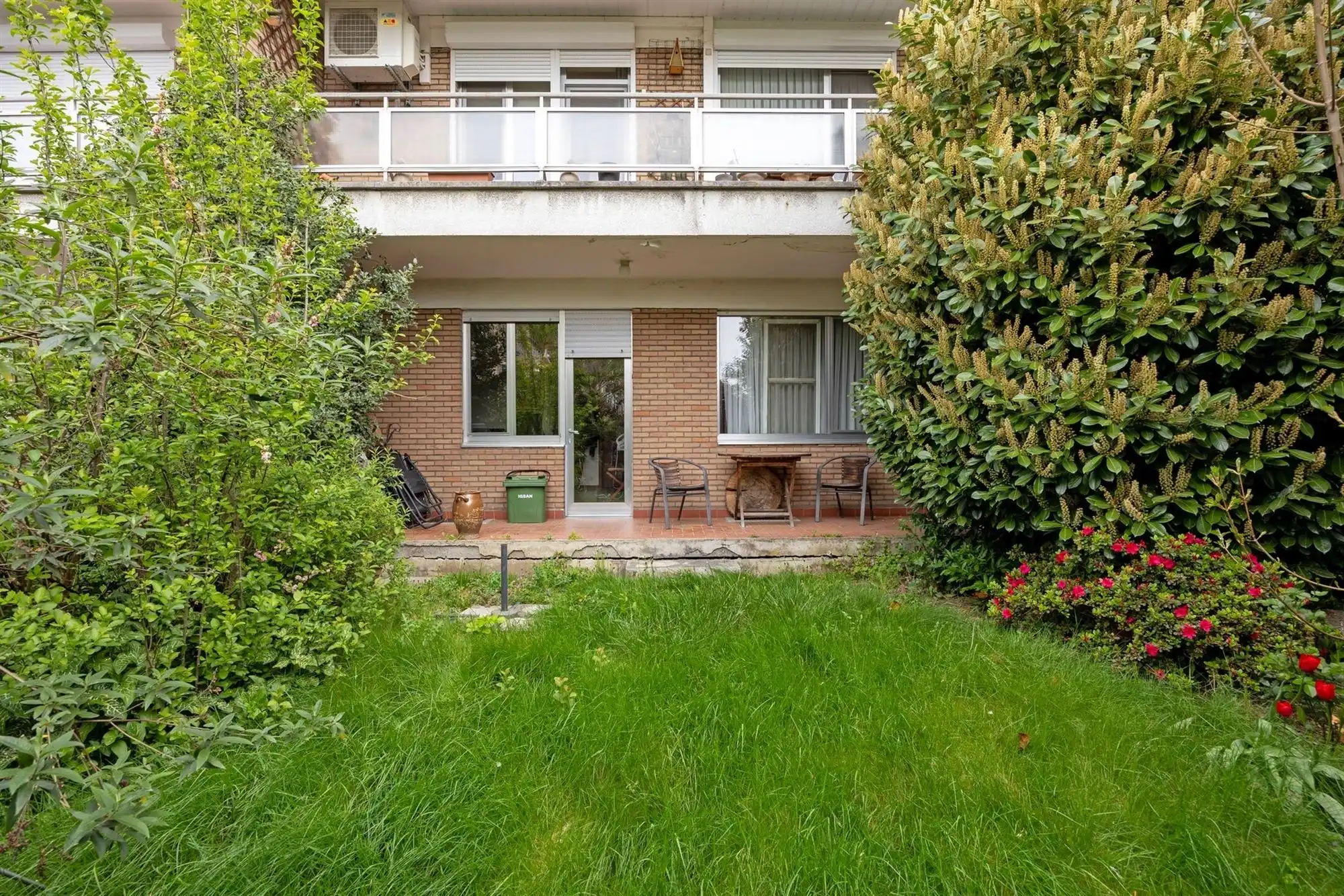 Gelijkvloers appartement met 2 slk +  zuidtuin in Edegem foto 2