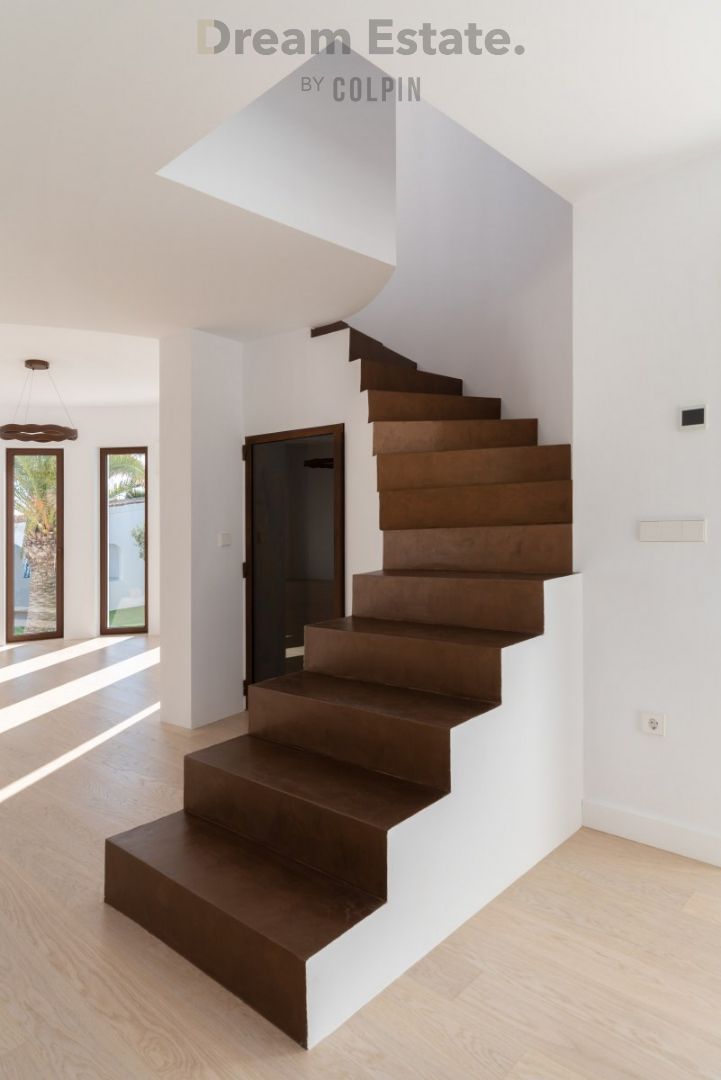 Eerste lijns villa foto 7