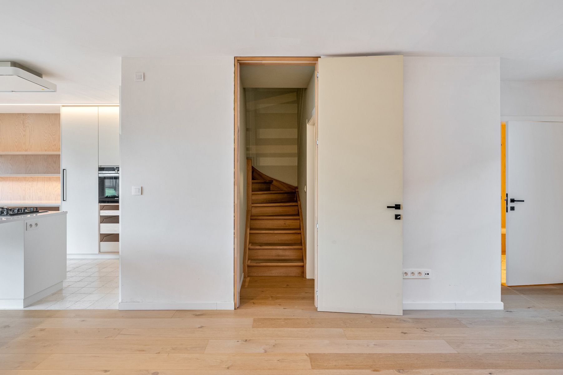 Stijlvolle energiezuinige gezinwoning 4slpk’s en tuintje! foto 13