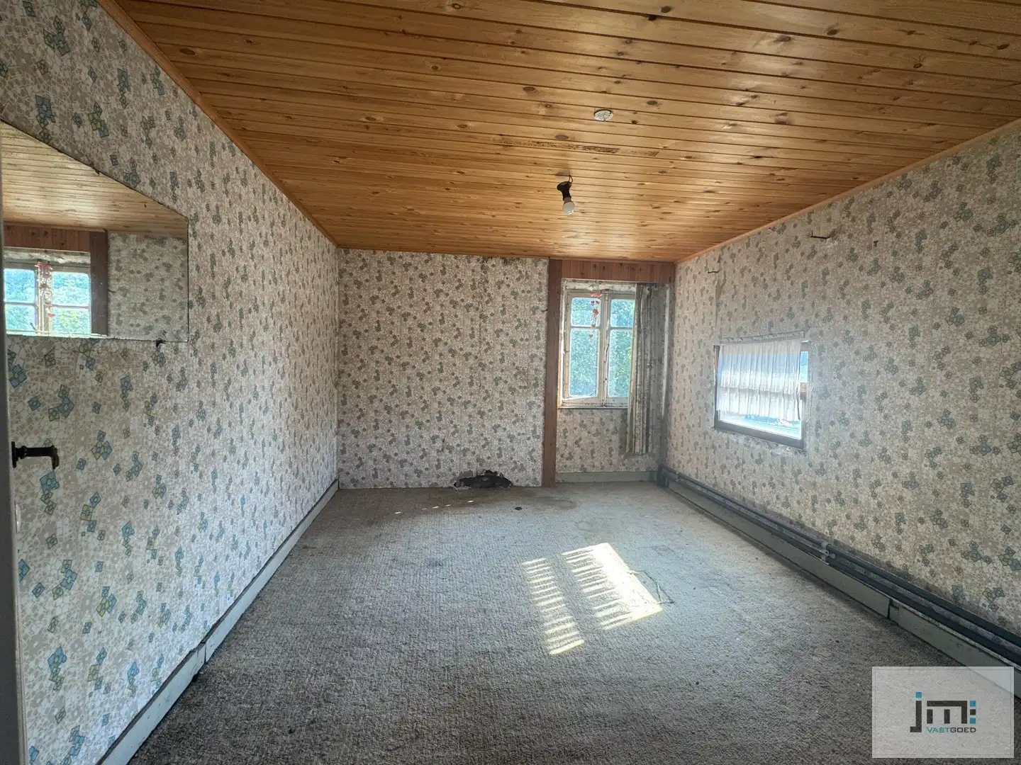 Woning op een groot perceel foto 7