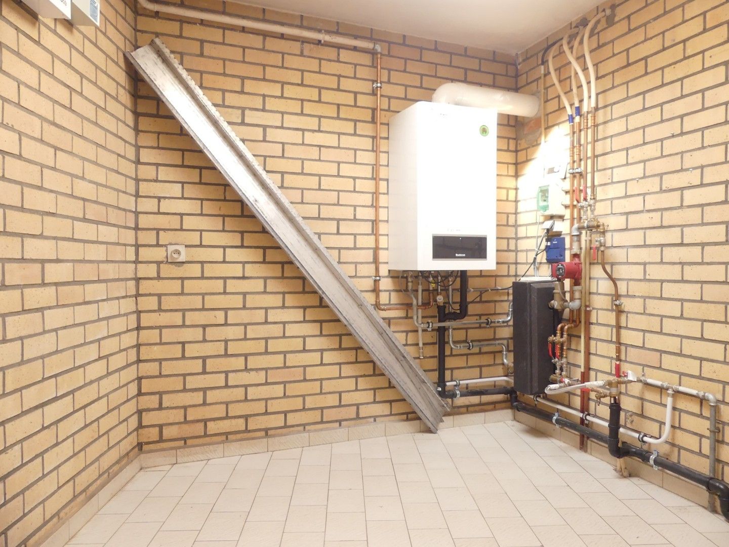 Veelzijdige handelsruimte in het centrum van de Boterstad foto 14