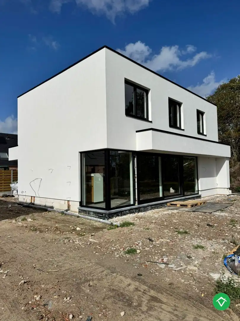 Rustig gelegen alleenstaande nieuwbouwwoning met 3 slaapkamers en prachtig zicht op de velden te Gistel  foto {{pictureIndex}}