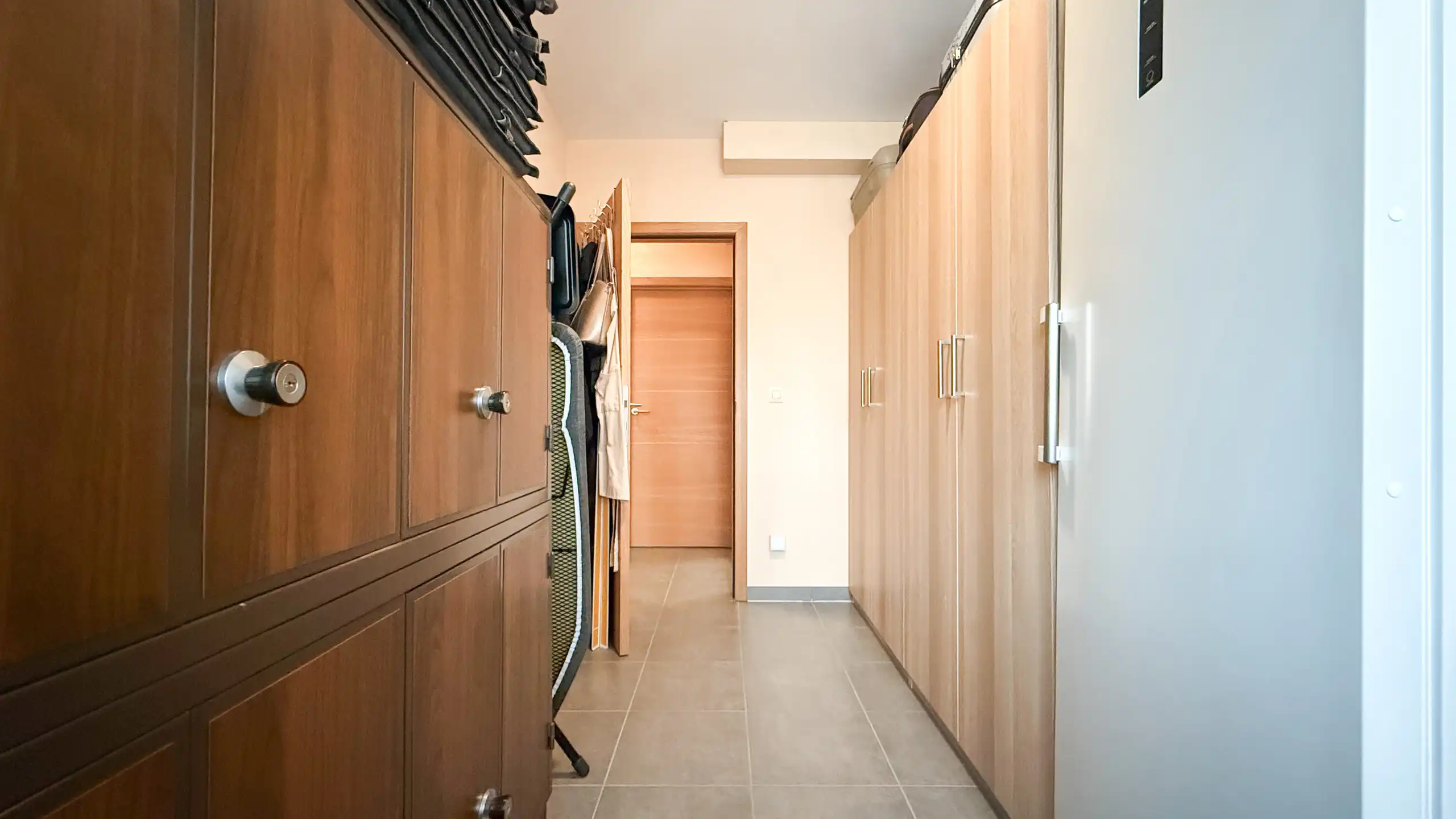 Ruim gelijkvloers appartement met tuin en parking foto 22