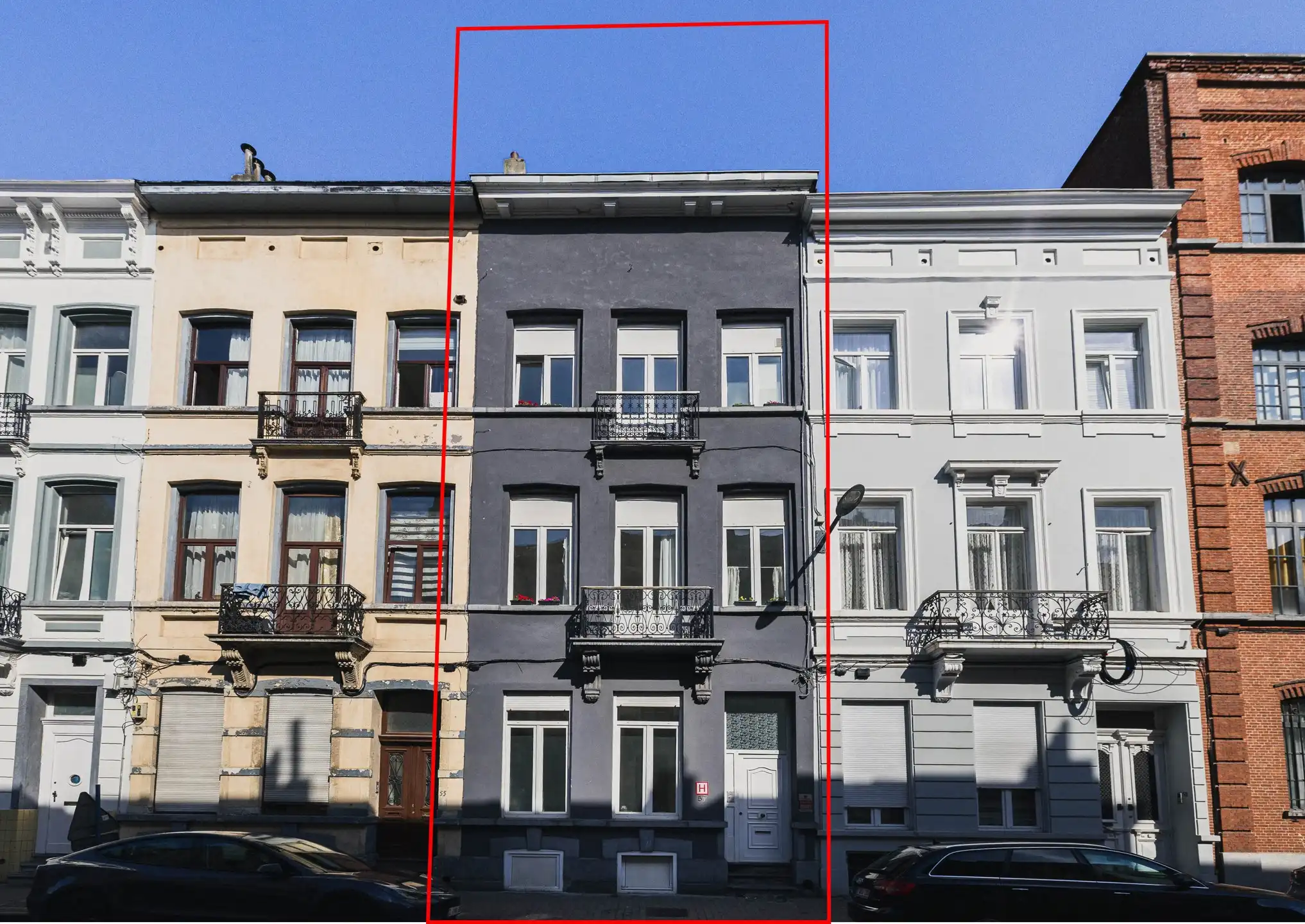 APPARTEMENTENGEBOUW MET 4 ERKENDE WOONEENHEDEN   foto 2