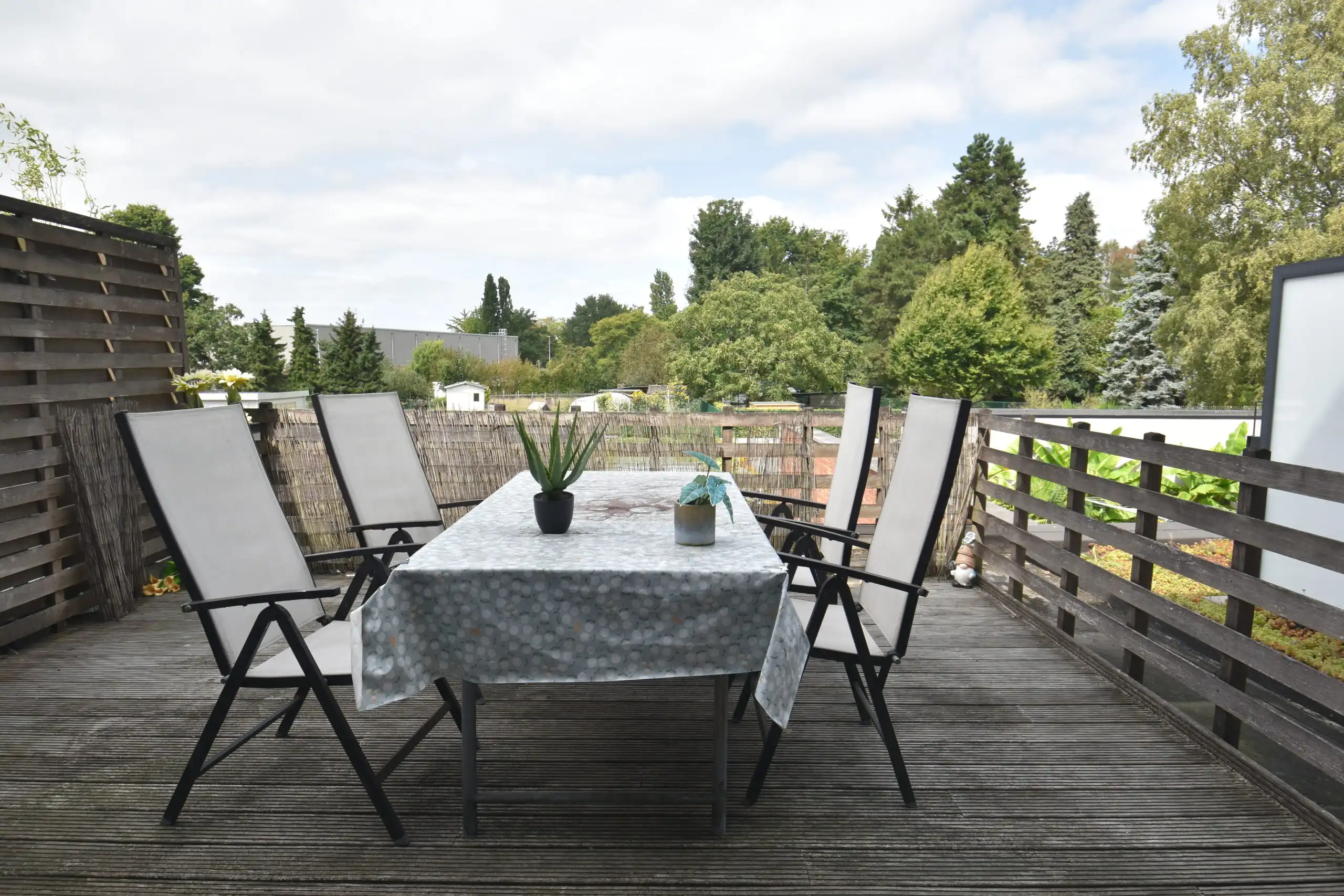 Energiezuinig duplex appartement met groot terras in centrum van Nieuwkerken-Waas foto 6