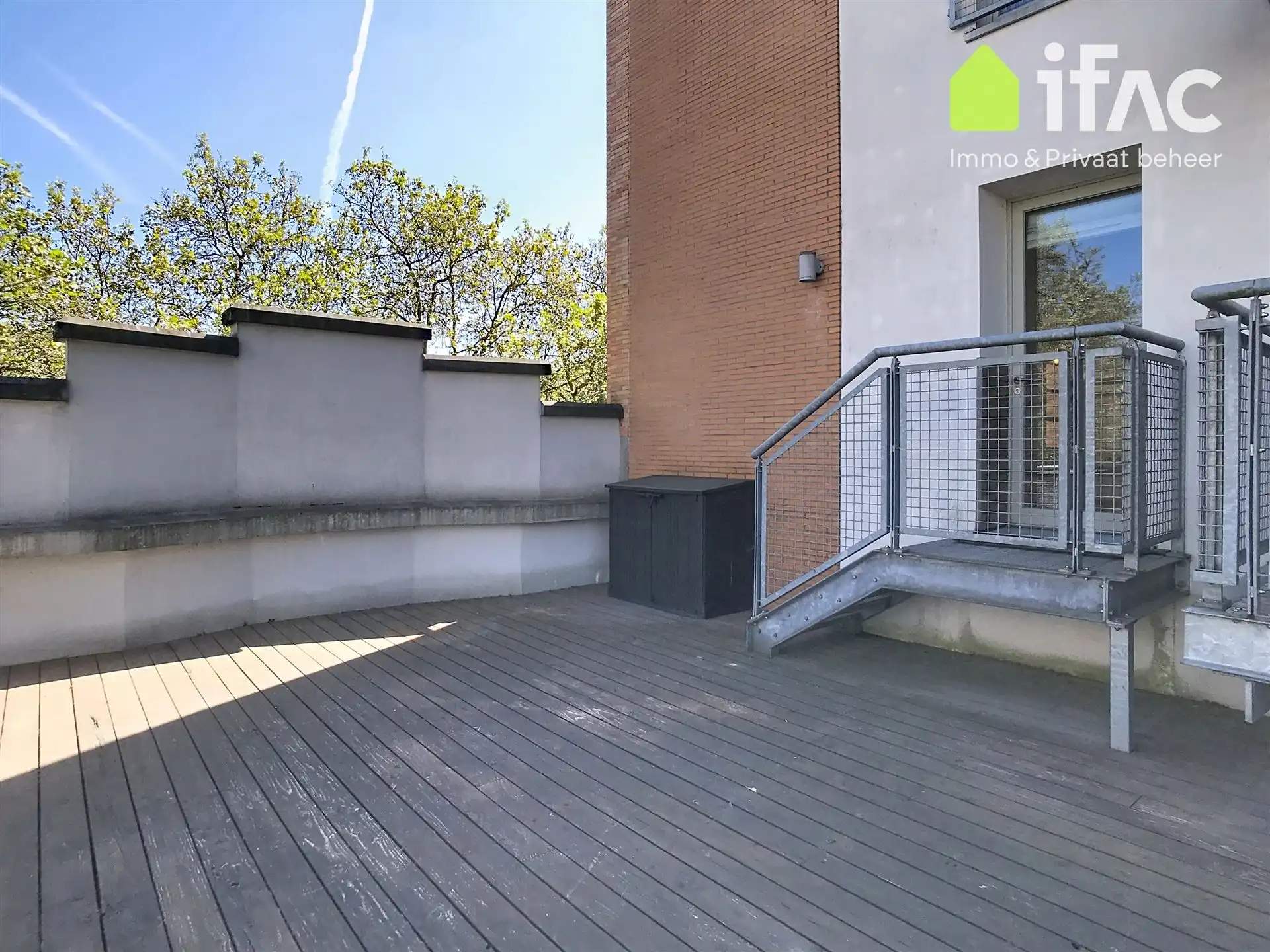 Lichtrijke loft met grote leefruimte nabij het park foto 17