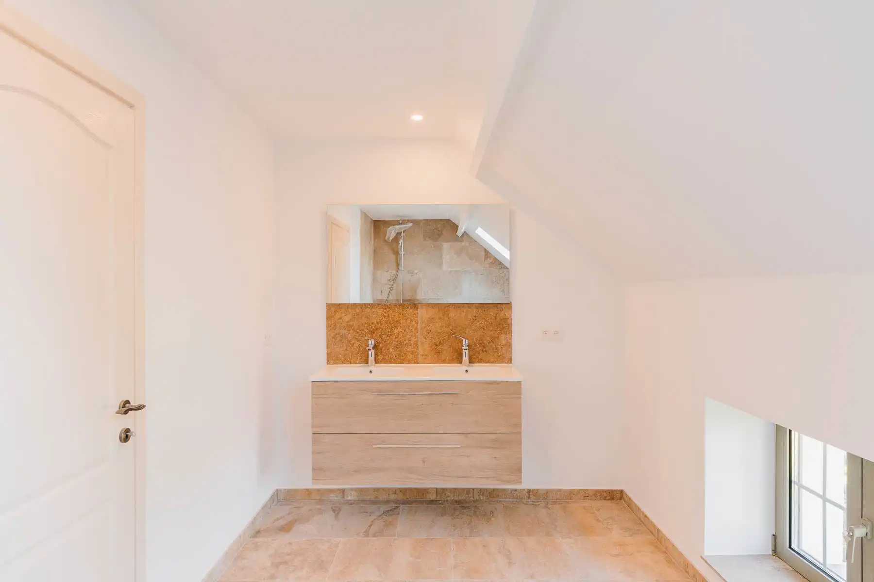 Prachtige, kwalitatief gerenoveerde villa op toplocatie foto 22