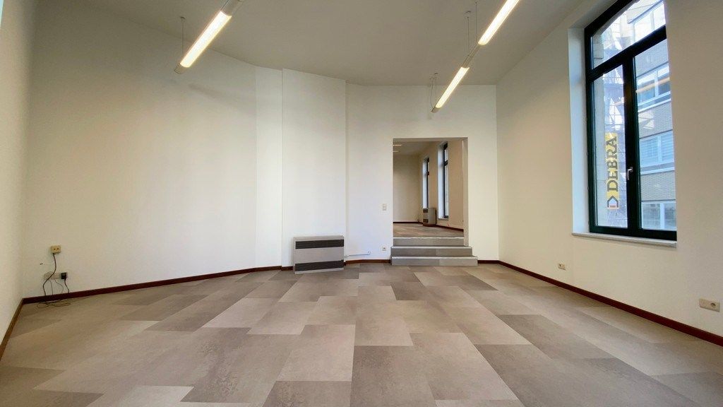 Kantoorruimte te huur in gerenoveerde herenwoning in centrum Gent foto 8