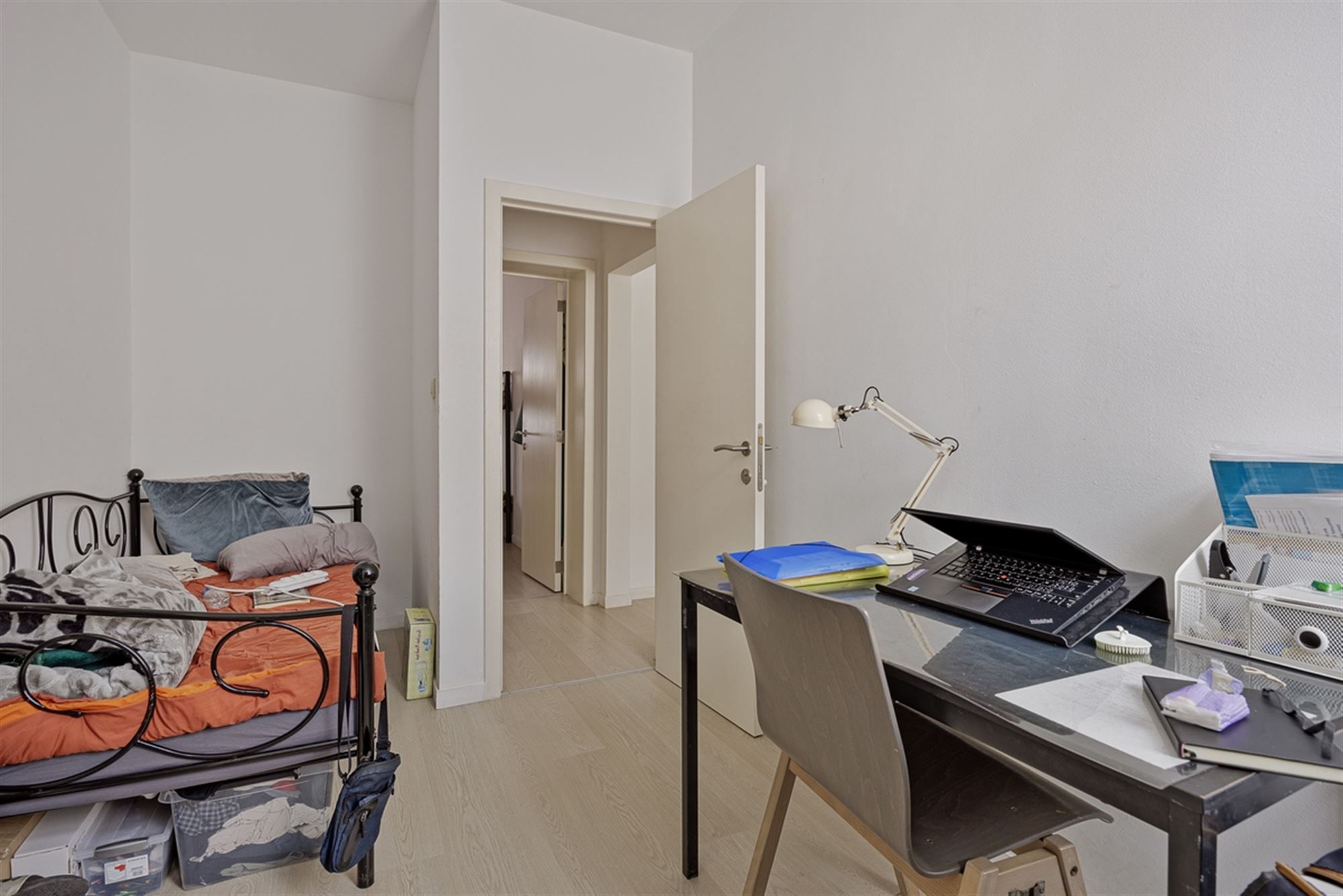 Gerenoveerd appartement met 2 slaapkamers foto 4