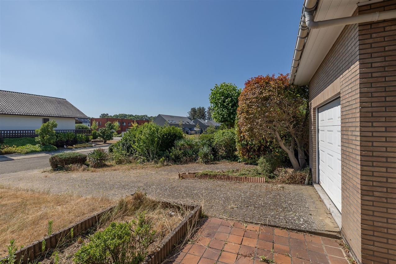 Solide woning, alles gelijkvloers, 3slk, twee garages in geliefde wijk  foto 39