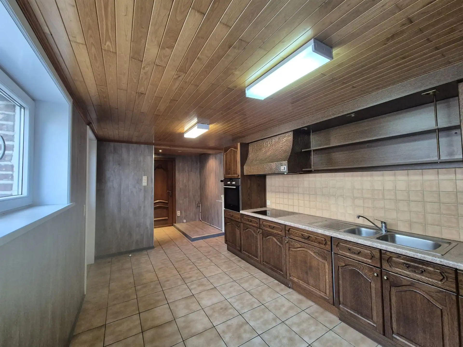 Ruime en instapklare woning met grote tuin en garage. foto 8