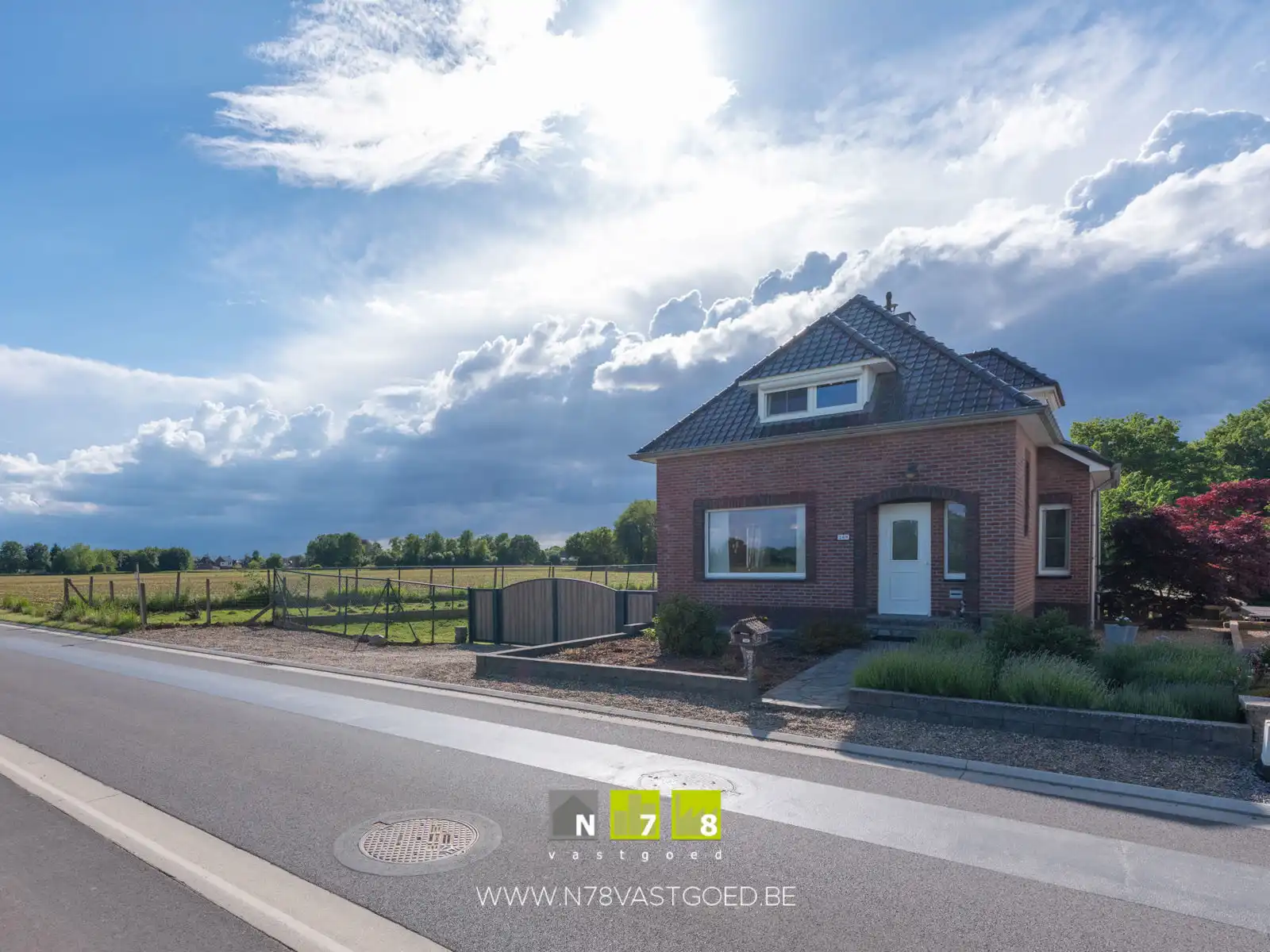 Huis te koop foto {{pictureIndex}}