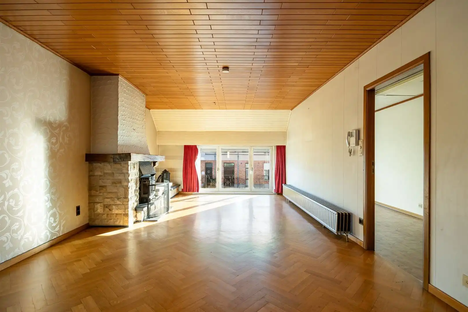 Handelspand met appartement, magazijn én hangar foto 16