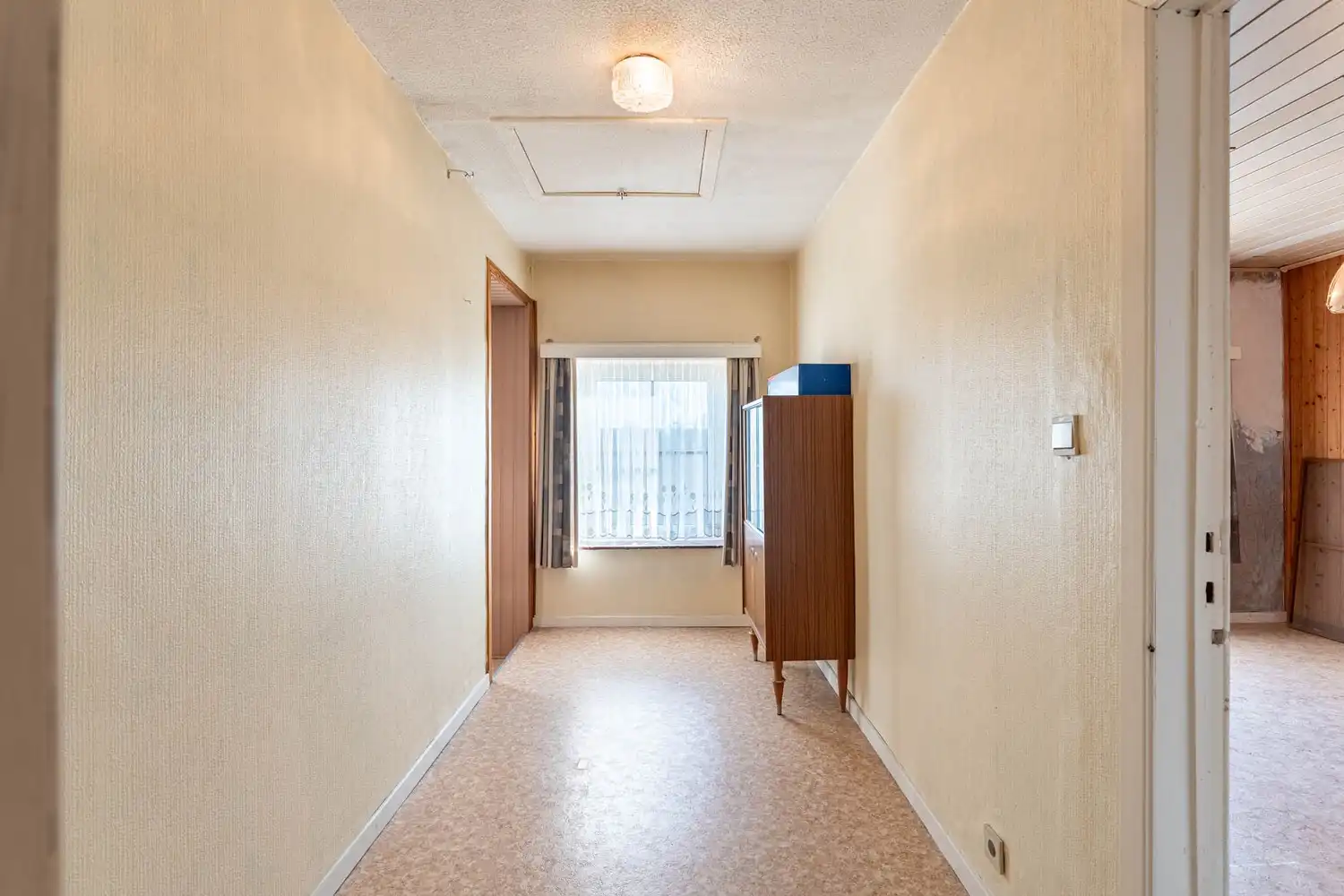 Rustig gelegen halfopen woning met 3 slaapkamers, garage en west gerichte tuin in Sint-Truiden foto 18