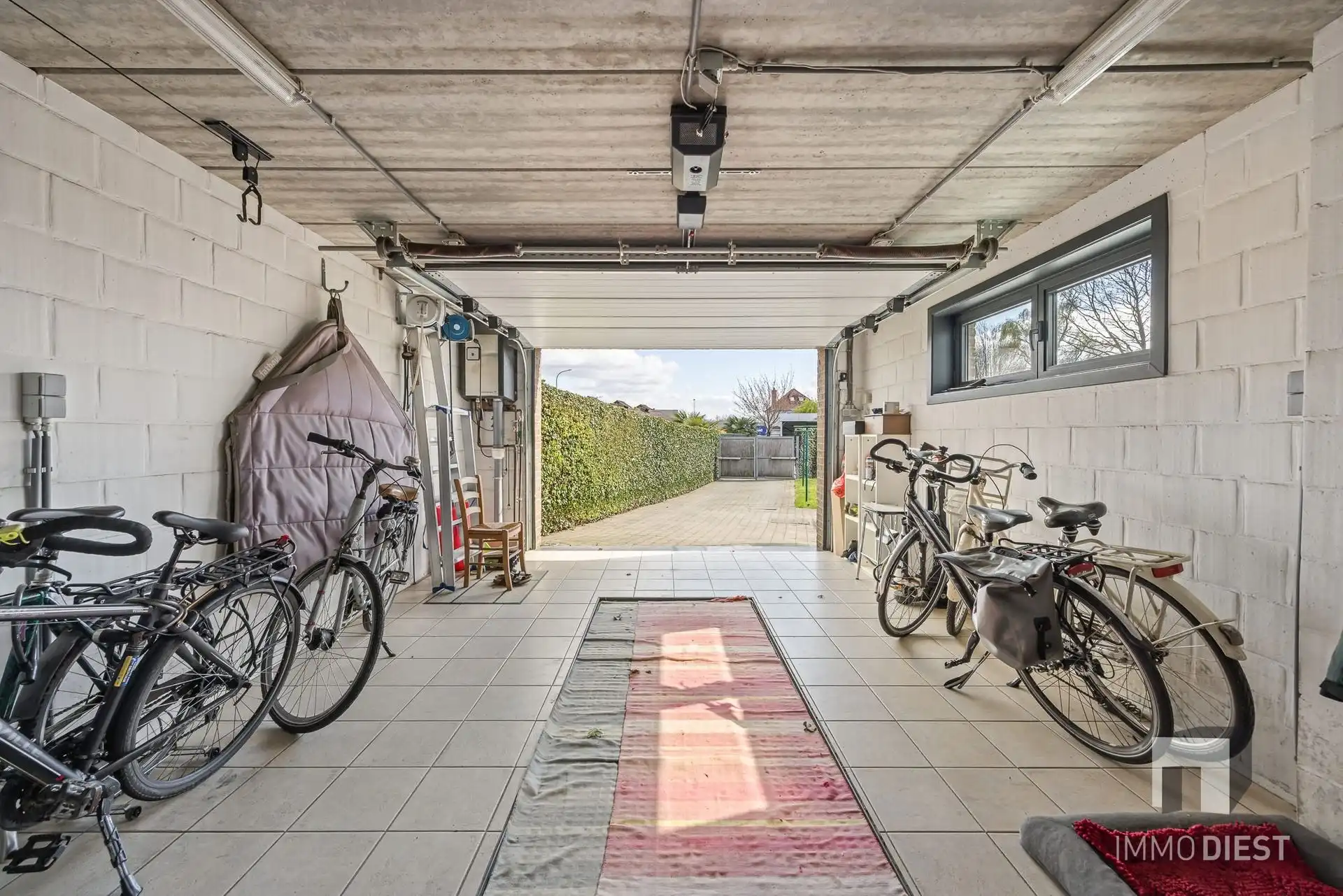 Bedrijfsgebouw én woning aan de stadsrand foto 20