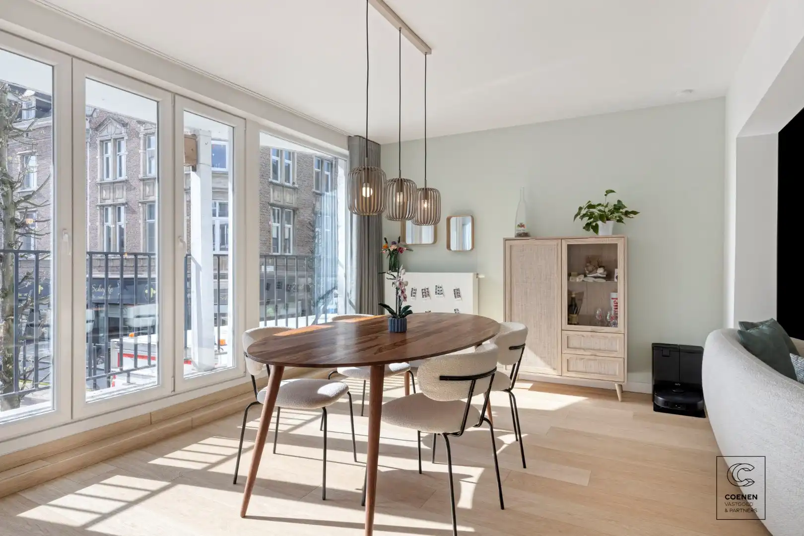 Instapklaar appartement met 2 slaapkamers en balkon op topligging in Lier! foto 4