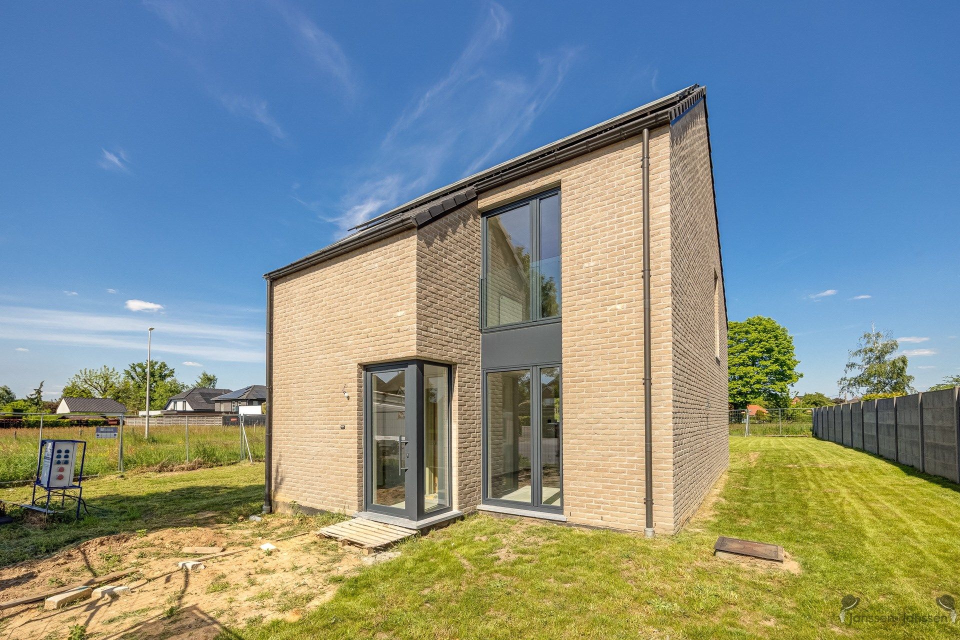 Nieuwbouw centrum Neeroeteren foto {{pictureIndex}}