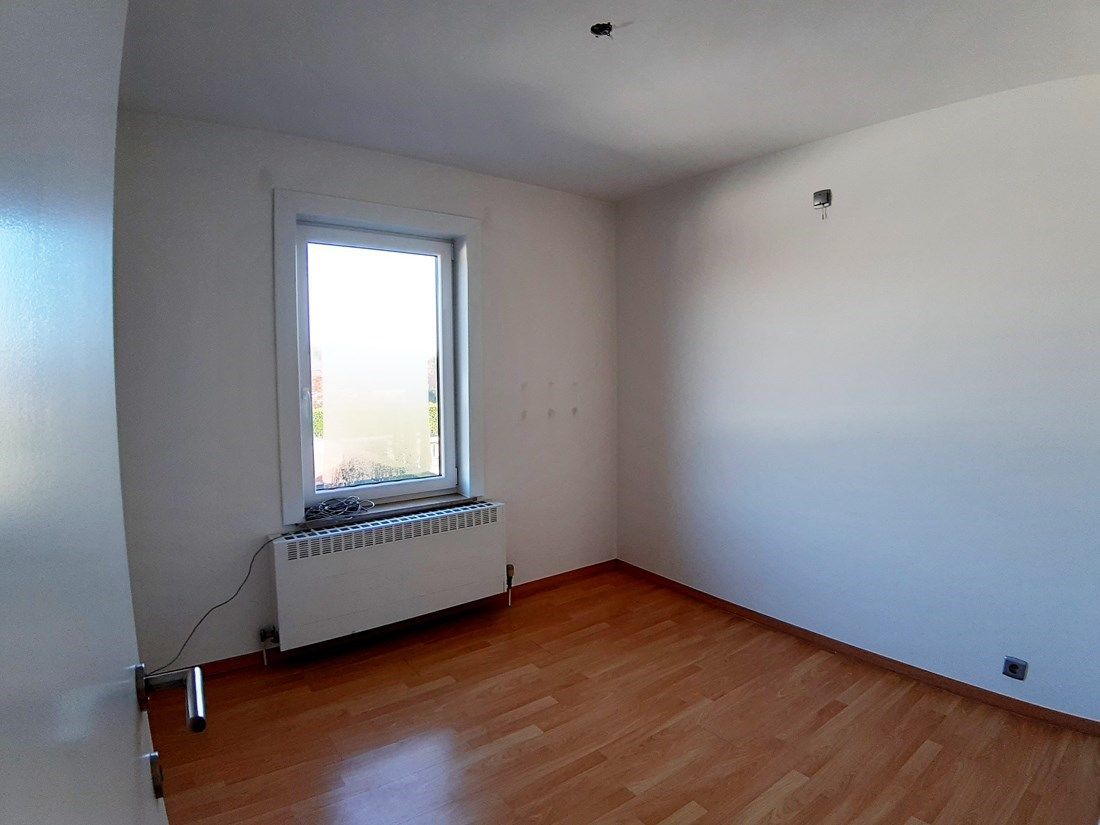 Gerenoveerd dakappartement MET GARAGE te Beverst foto 15