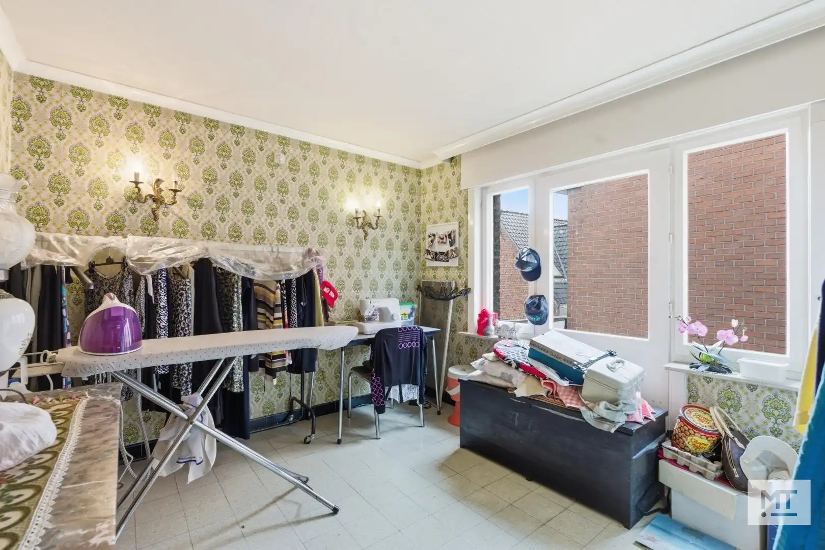 Kloeke halfopen woning met 3 slaapkamers, stadstuin en garage in centrum Meulebeke foto 16