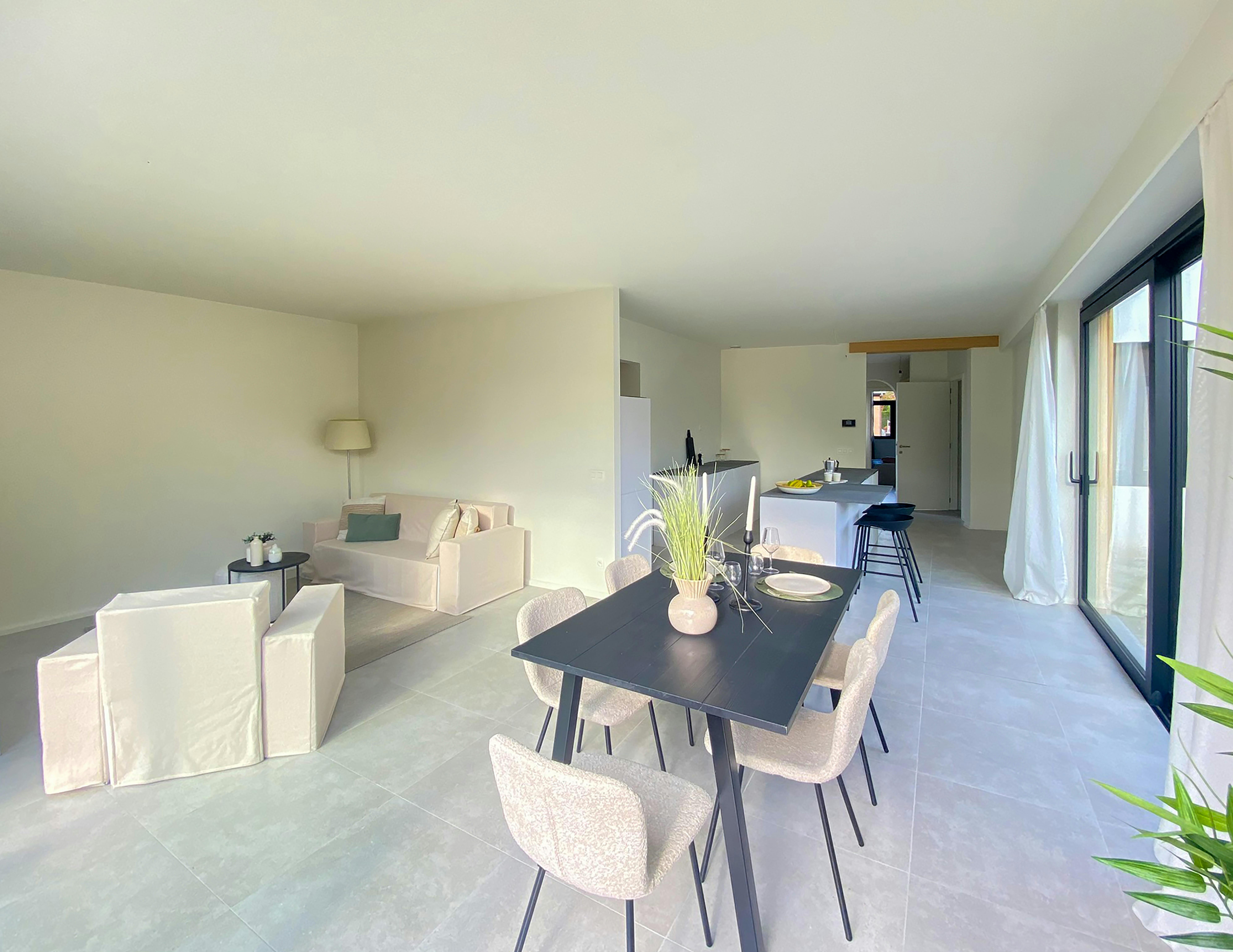 Volledig gerenoveerde halfopen bebouwing te koop te Essen! foto 9