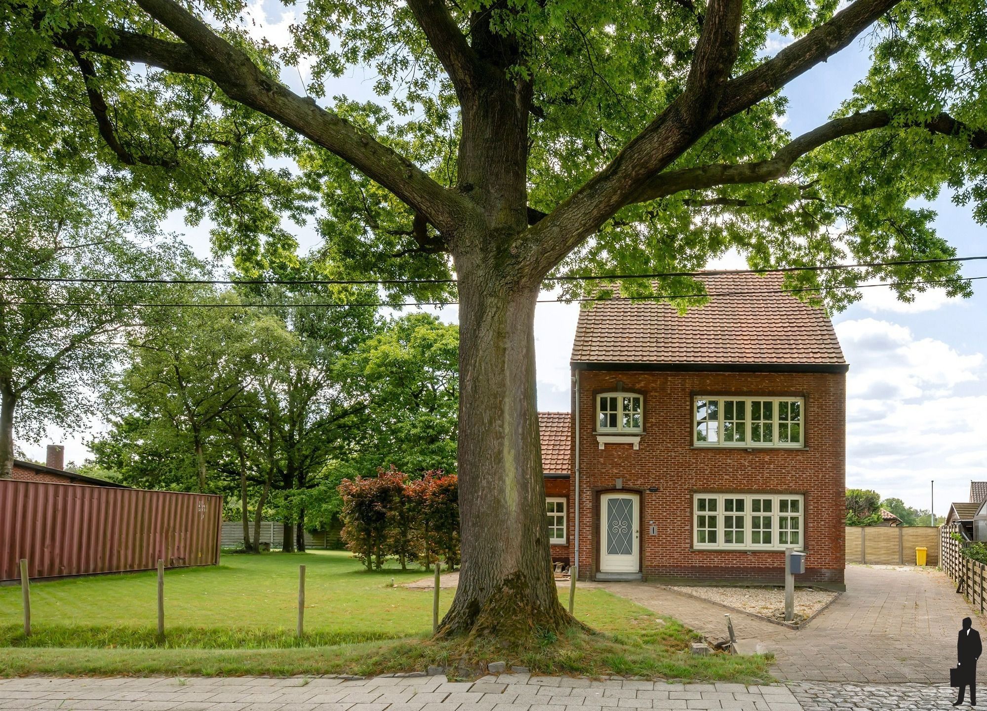 Charmante woning met 2 tot 3 slpk. in Oud-Turnhout foto {{pictureIndex}}