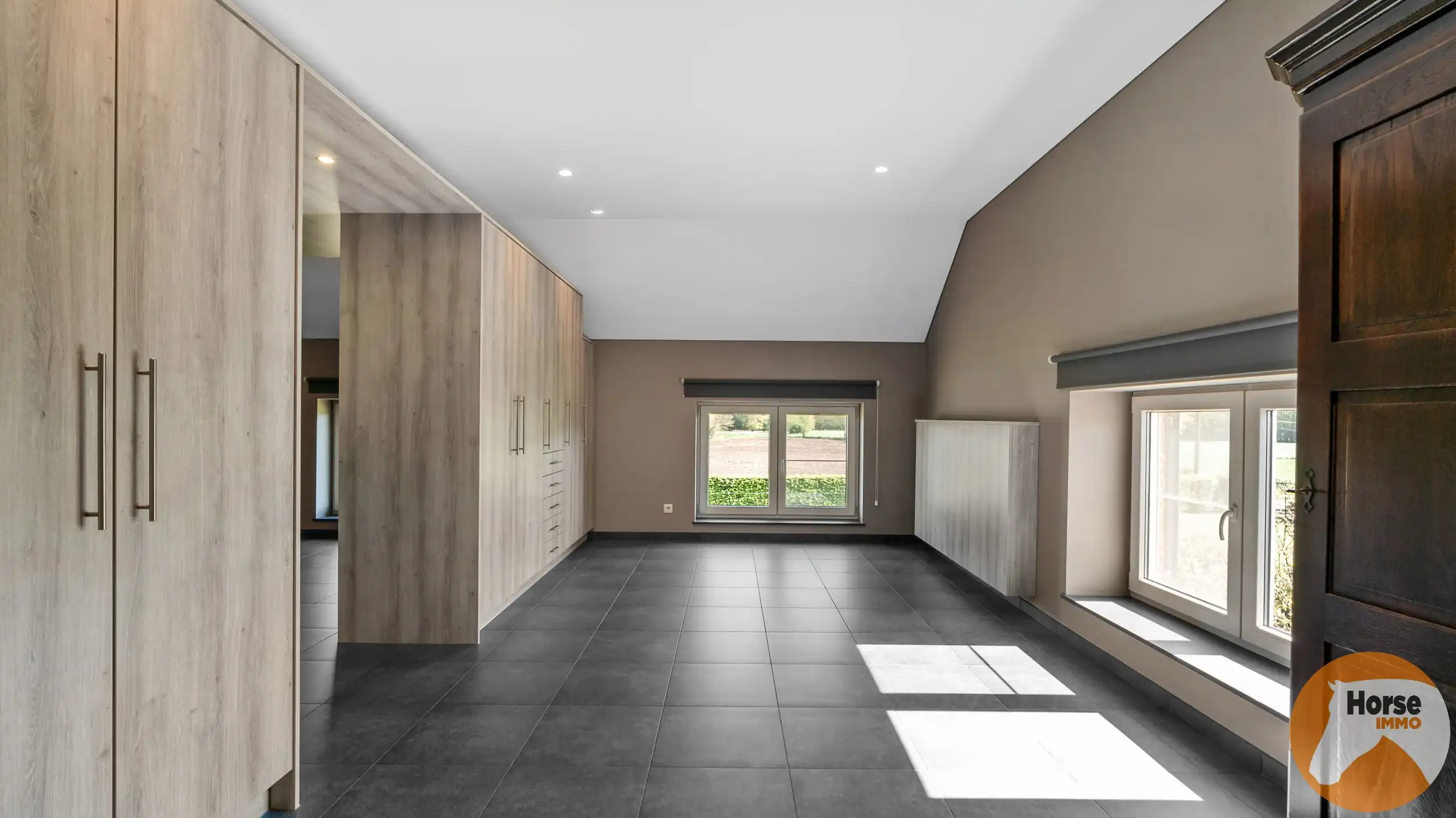 HEUSDEN-ZOLDER - Hoeve met paardenaccommodatie foto 13