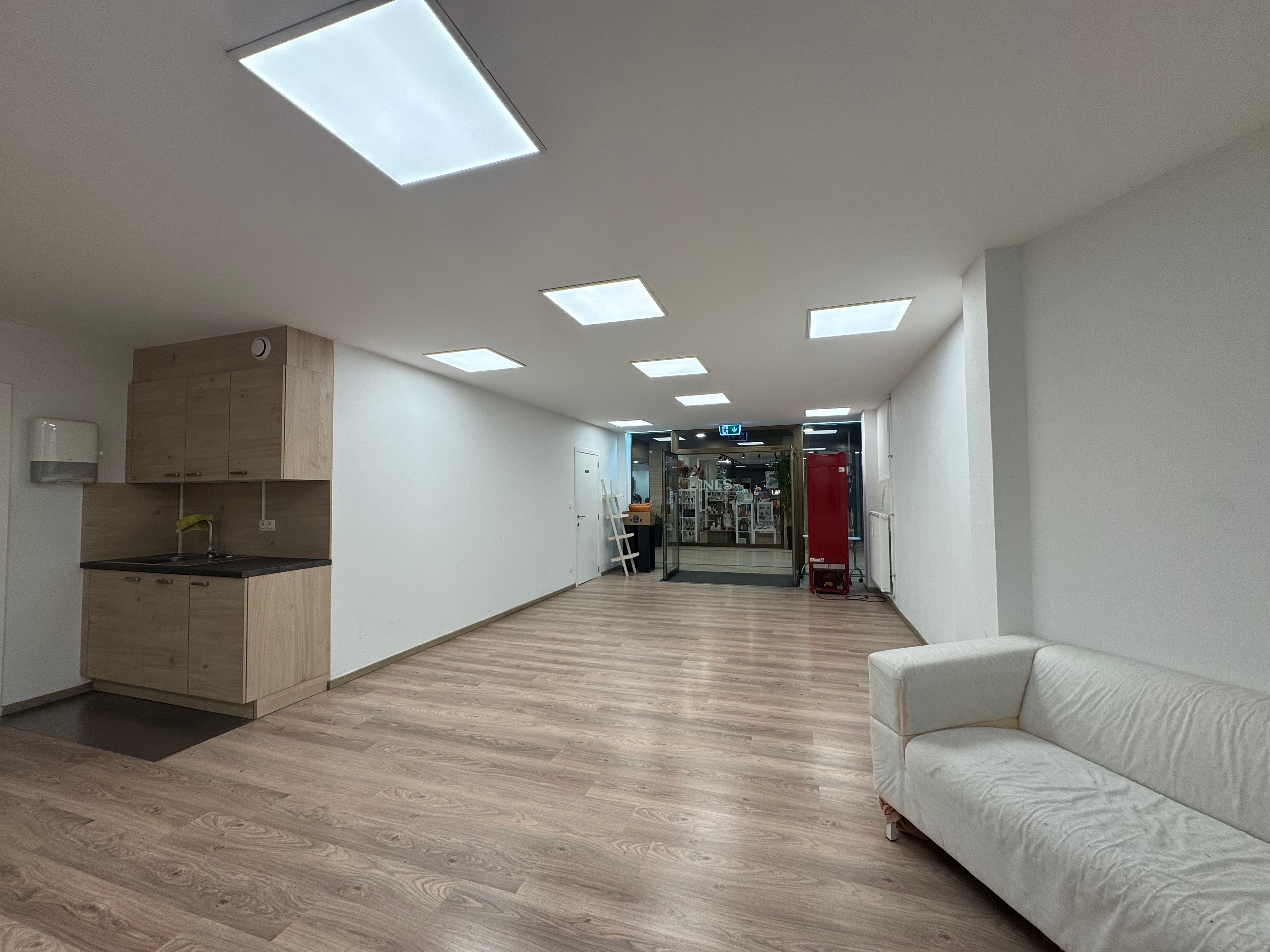 Winkel 55m² in Permeke Galerij foto 5