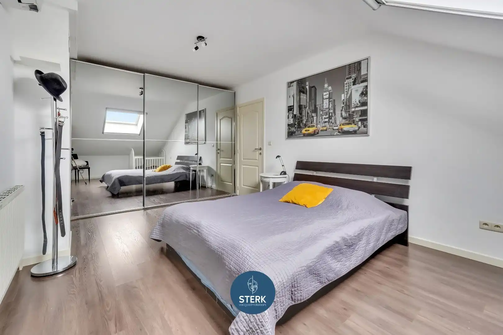 INSTAPKLAAR DUPLEX-APPARTEMENT MET 3 SLPKS IN HET GEZELLIGE LEUT ! foto 11