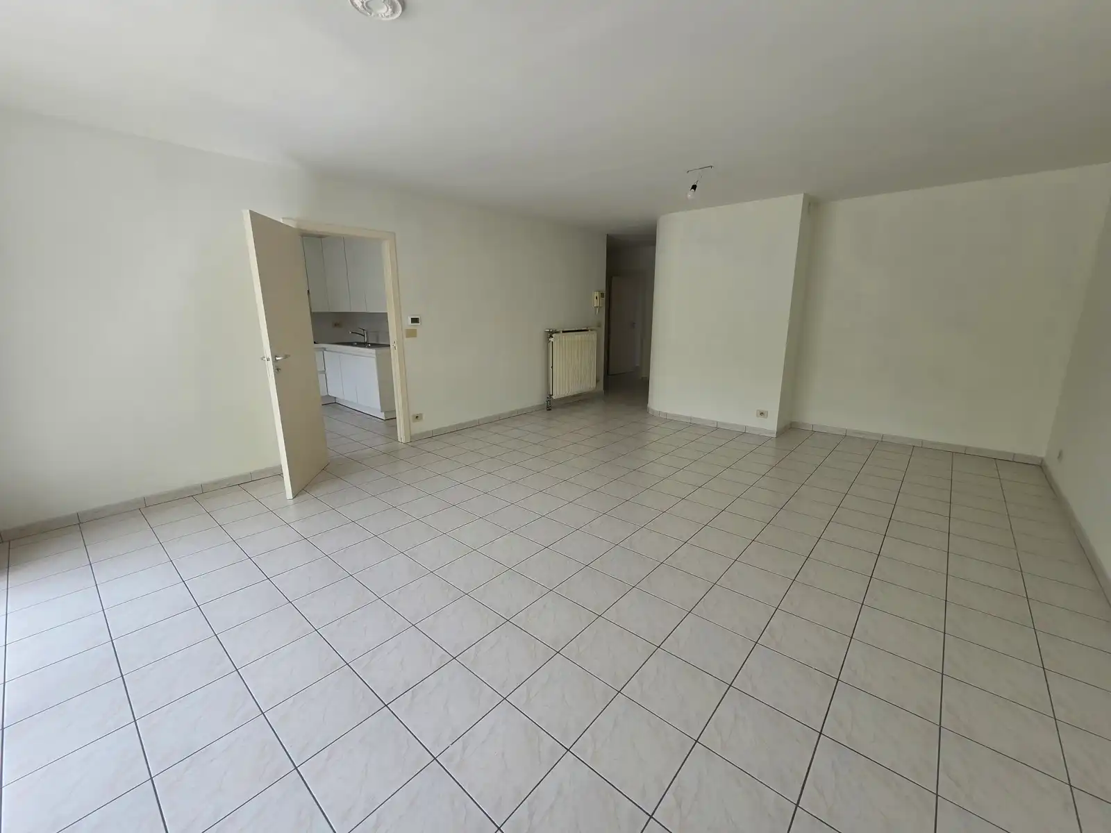 Instapklaar appartement met dubbele garage op de Veemarkt!!! foto 6