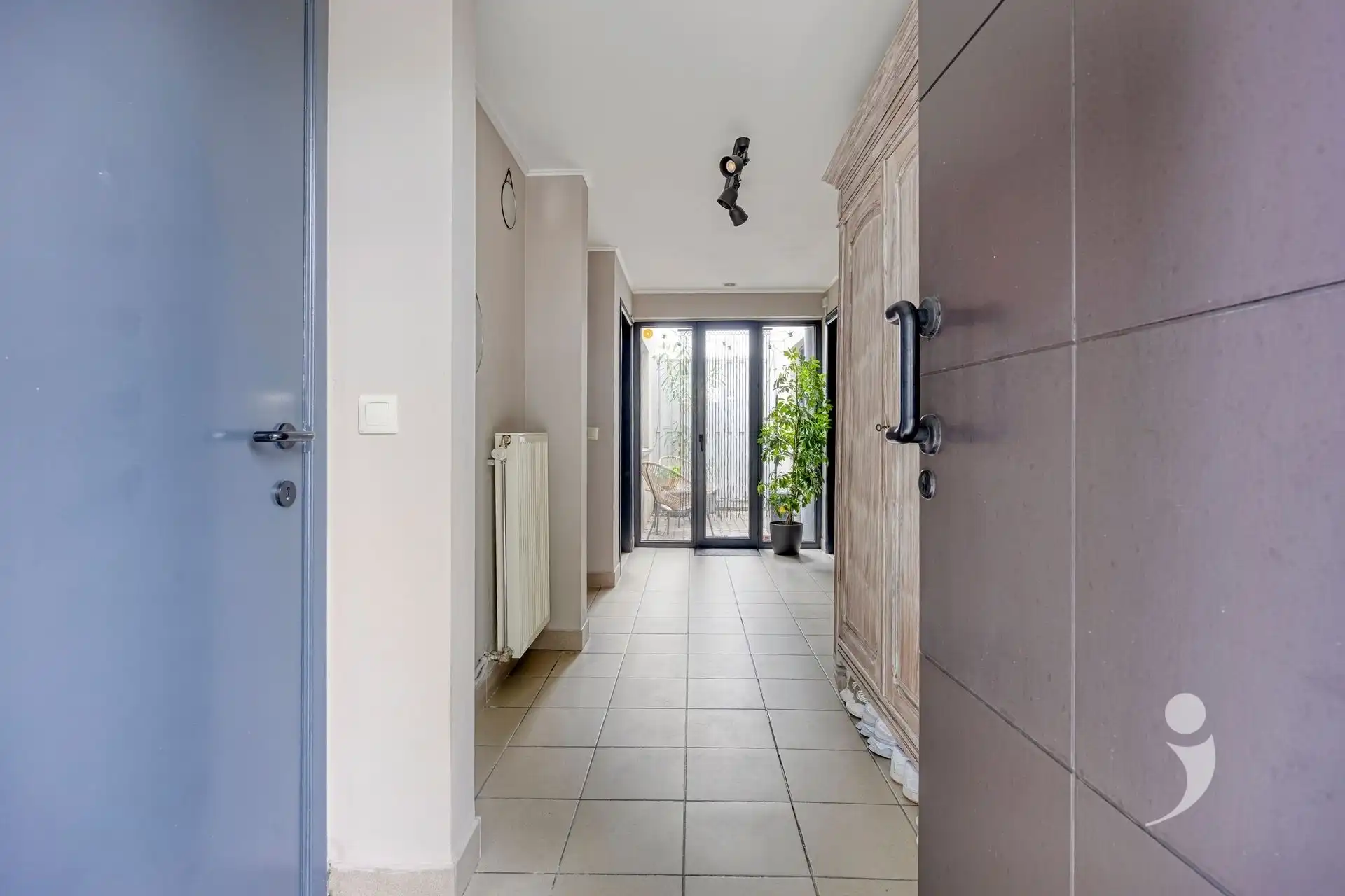 Ruim gelijkvloers appartement met 2 slaapkamers, binnenkoer en aparte inkom in Hombeek foto 5