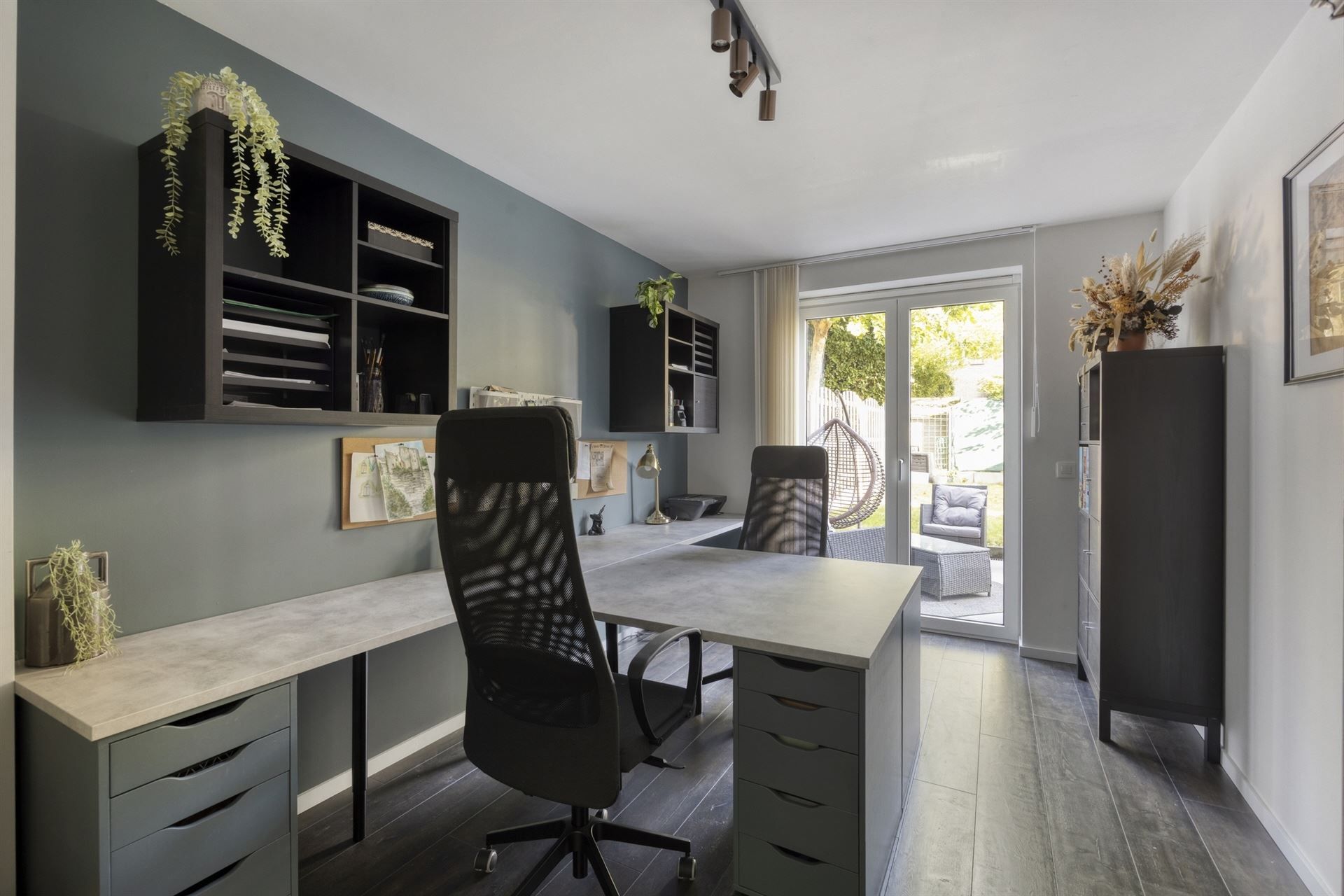 Prachtige Bel-Etage woning (2021) in perfecte staat foto 8