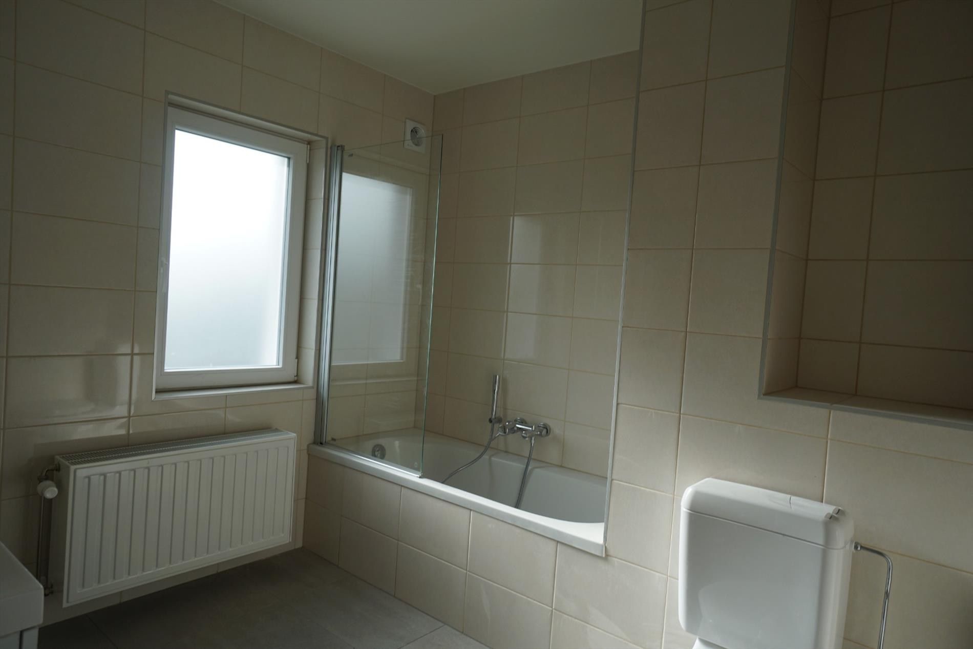 Woning met 3 slaapkamers + ruime garage foto 13