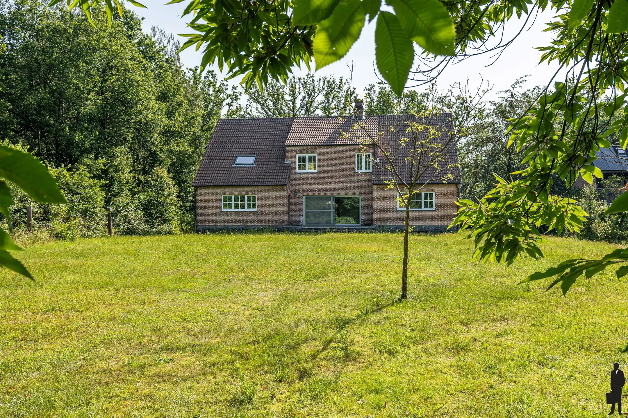 Karaktervolle villa op perceel van ca. 3.017 m² foto 20
