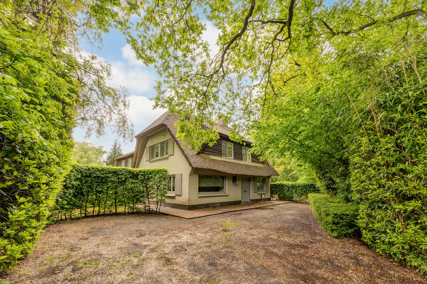 Charmante halfopen bebouwing met 3 slaapkamers in Hoogboom! foto 2