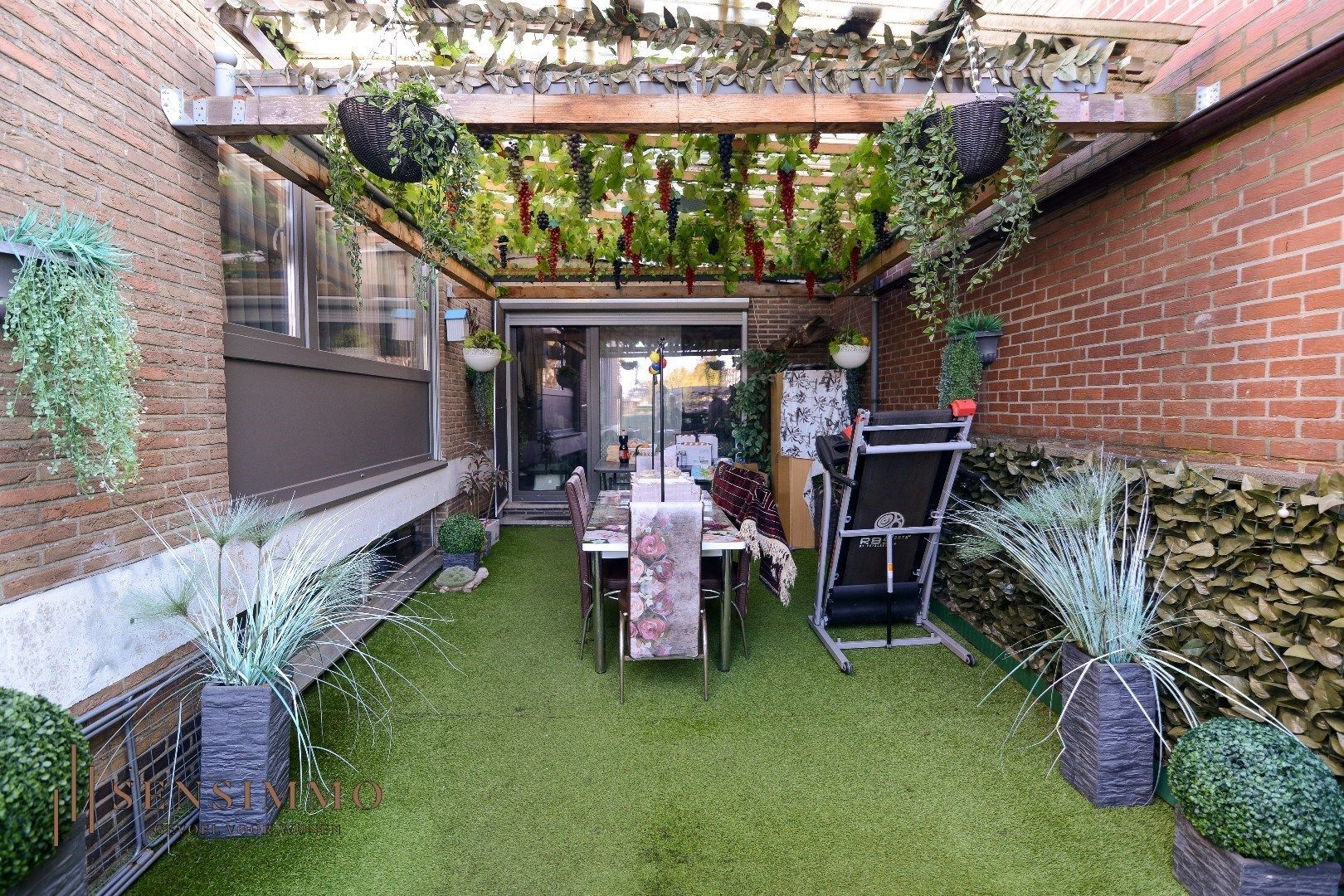 Ruime half open bebouwing met 6 slaapkamers, garage en tuin met energielabel B in Maasmechelen  foto 18