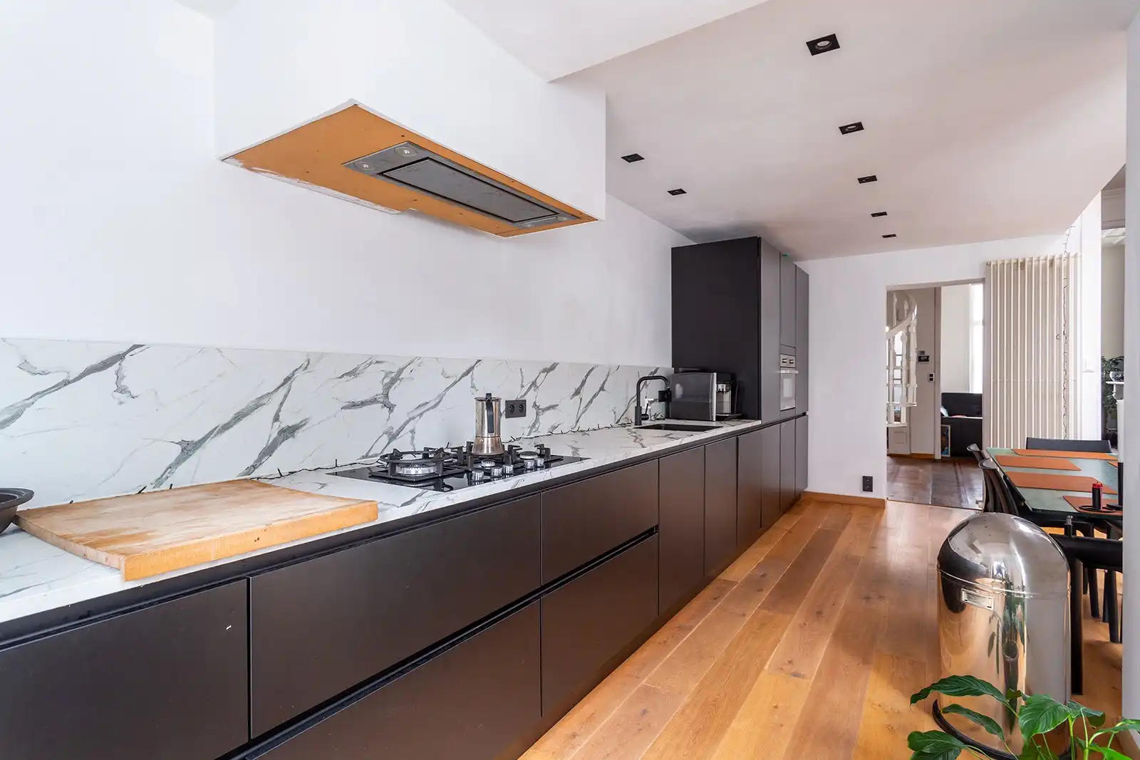 Charmante authentieke woning met 3 slaapkamers en stadstuin nabij Markgravelei foto 5