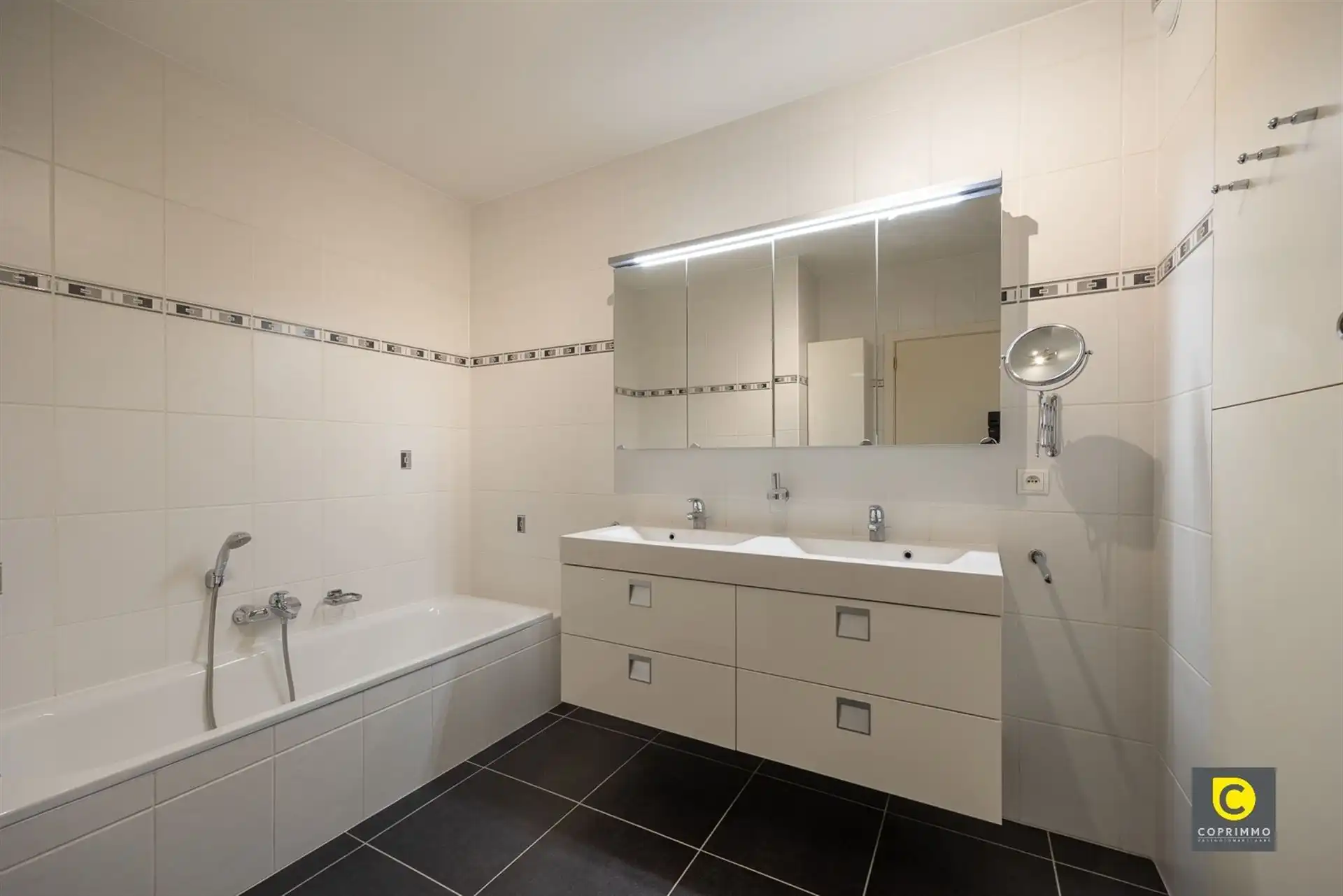 Ruim en verzorgd appartement  foto 14