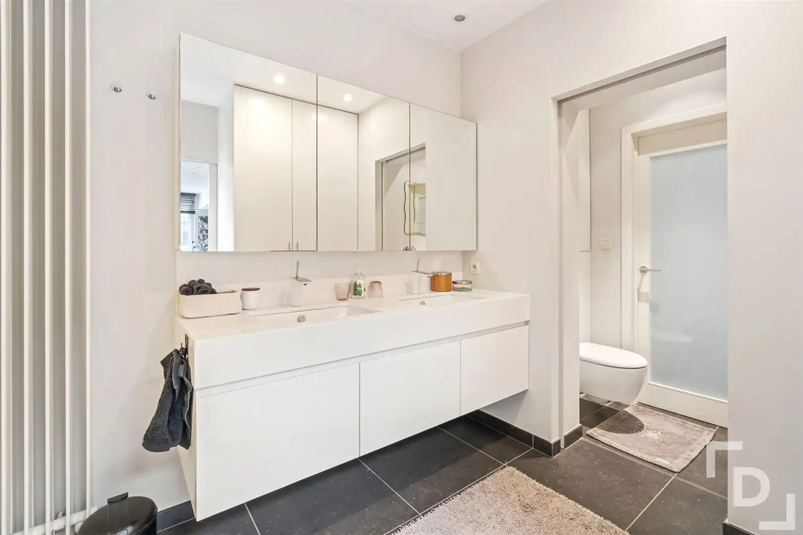 Ruime handelszaak met woonst & verhuurd appartement te koop in Poelkapelle. foto 35