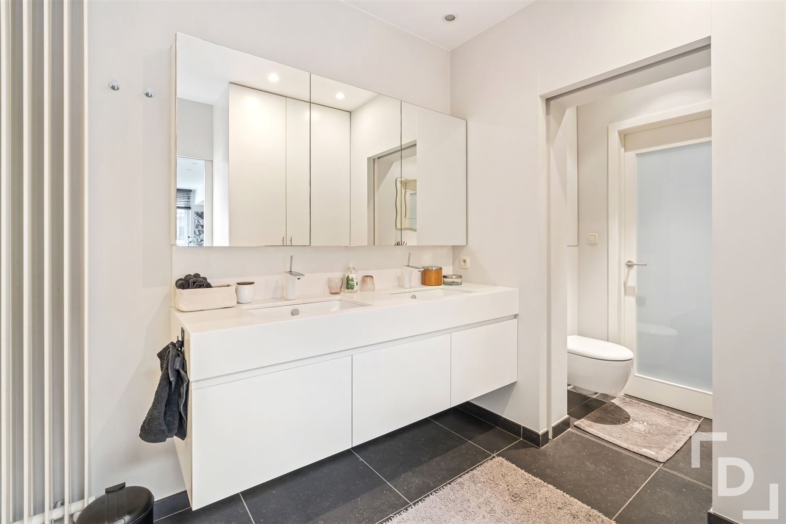 Ruime handelszaak met woonst & verhuurd appartement te koop in Poelkapelle. foto 35