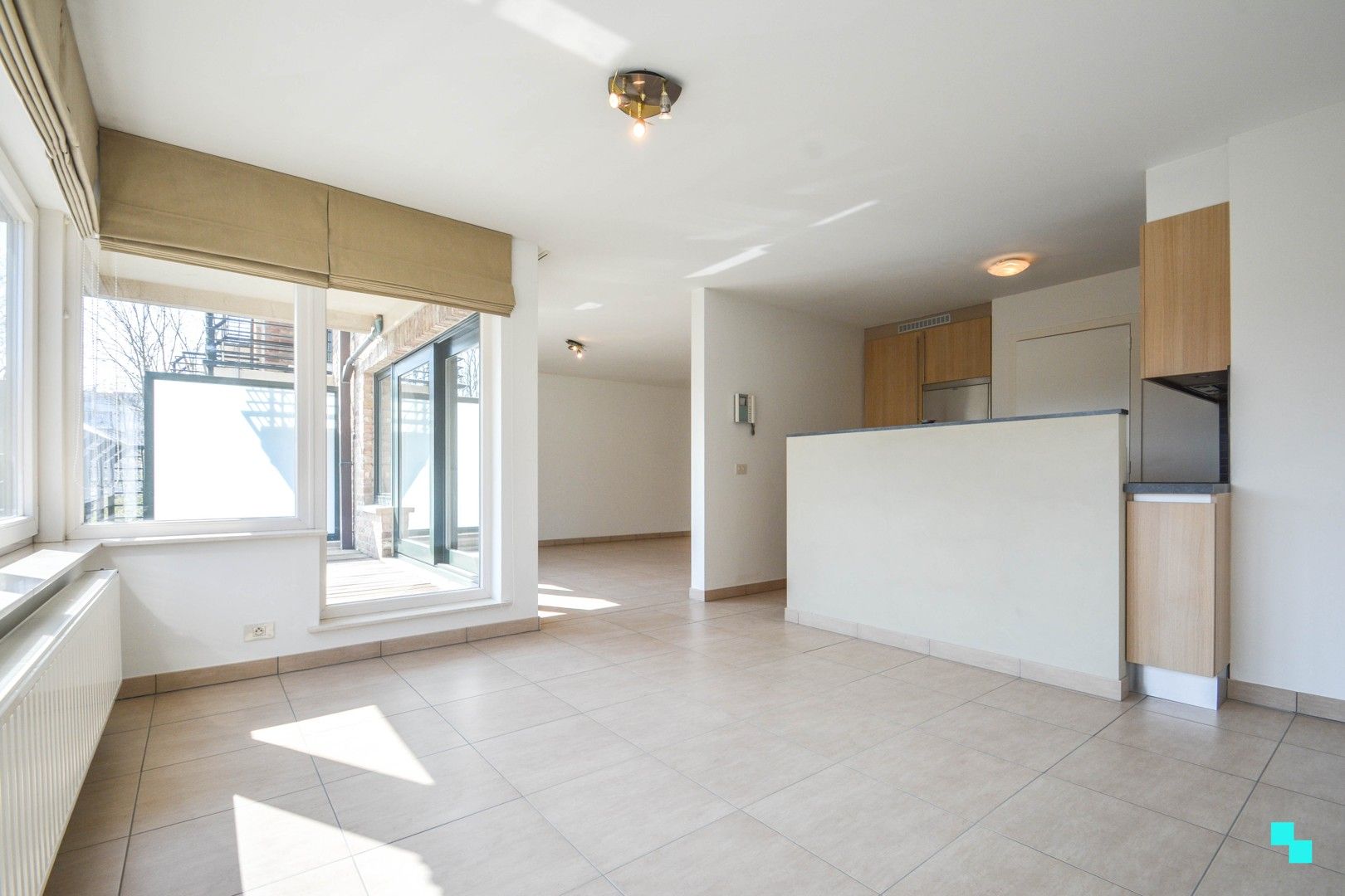 Ruim tweeslaapkamer appartement nabij centrum Izegem foto 12